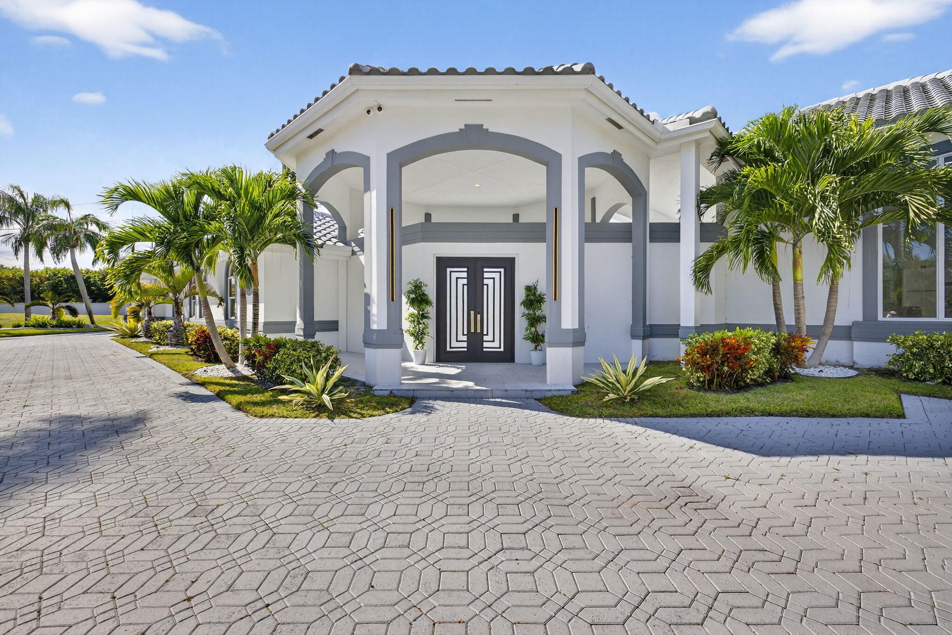 2673 NW 64th Boulevard