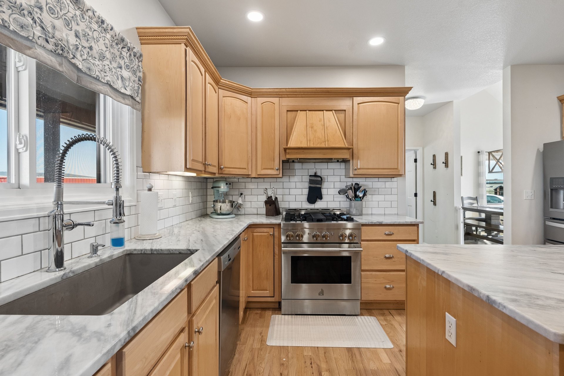 17885 Brick Heights