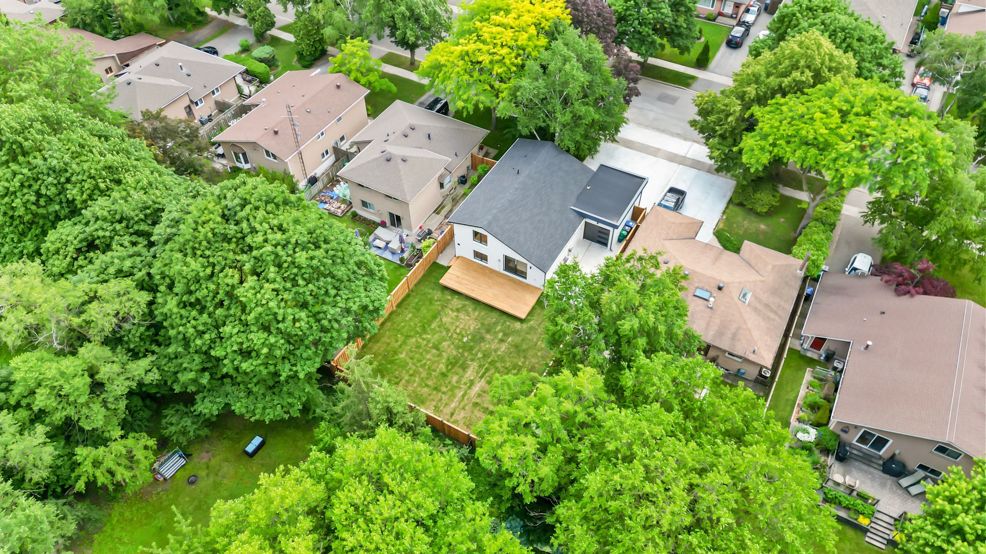 1495 Thetford Crt