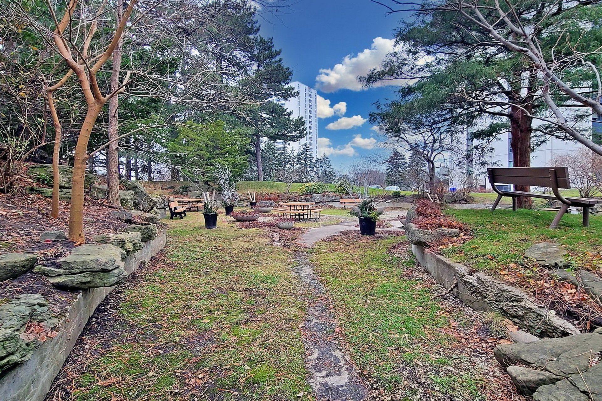 75 Graydon Hall Drive Unit: 1408