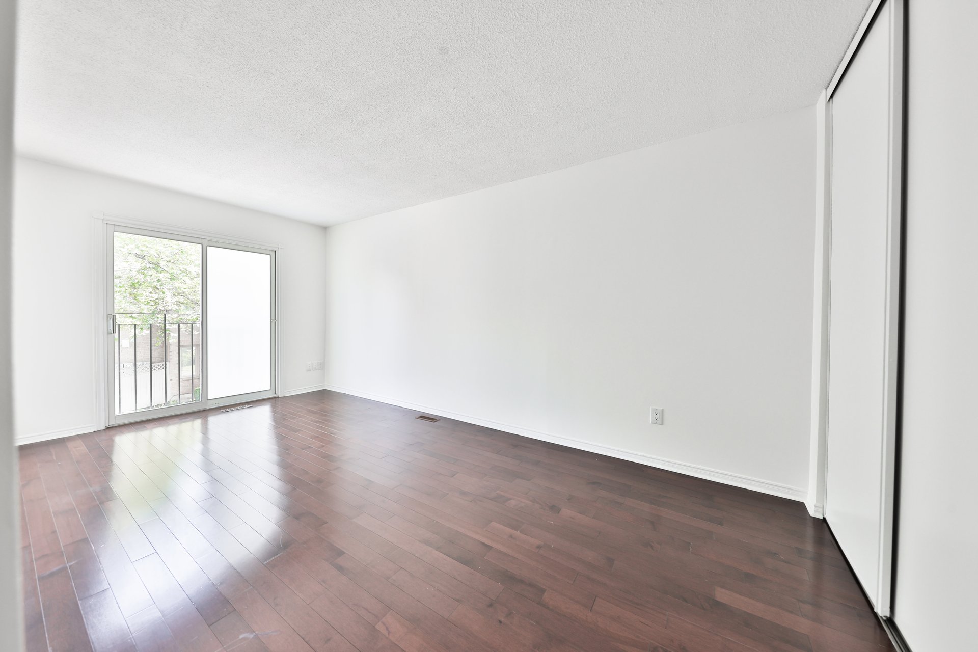 2-4635 Regents Terrace, Mississauga