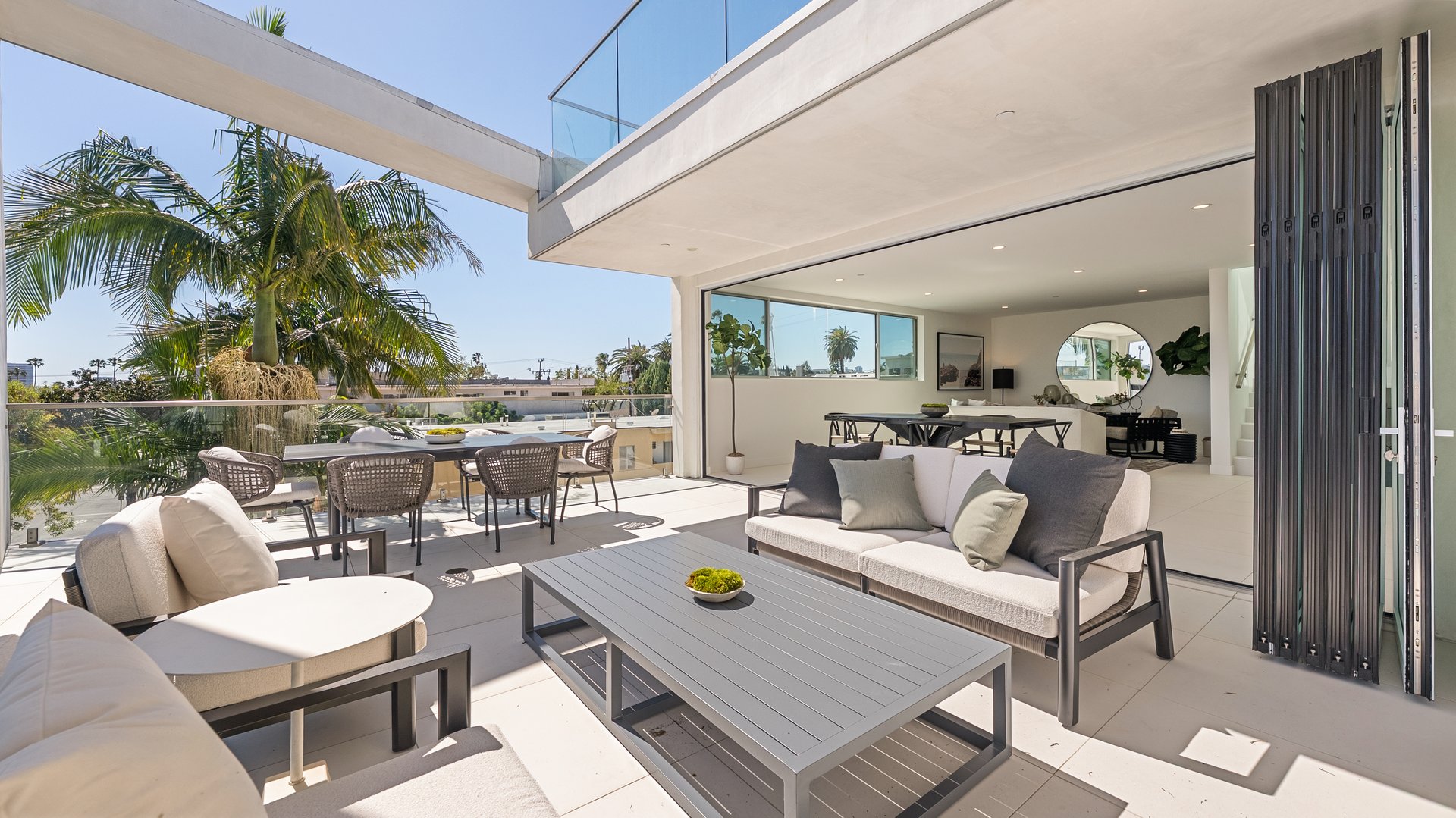 621 N Kings Rd Unit: 3