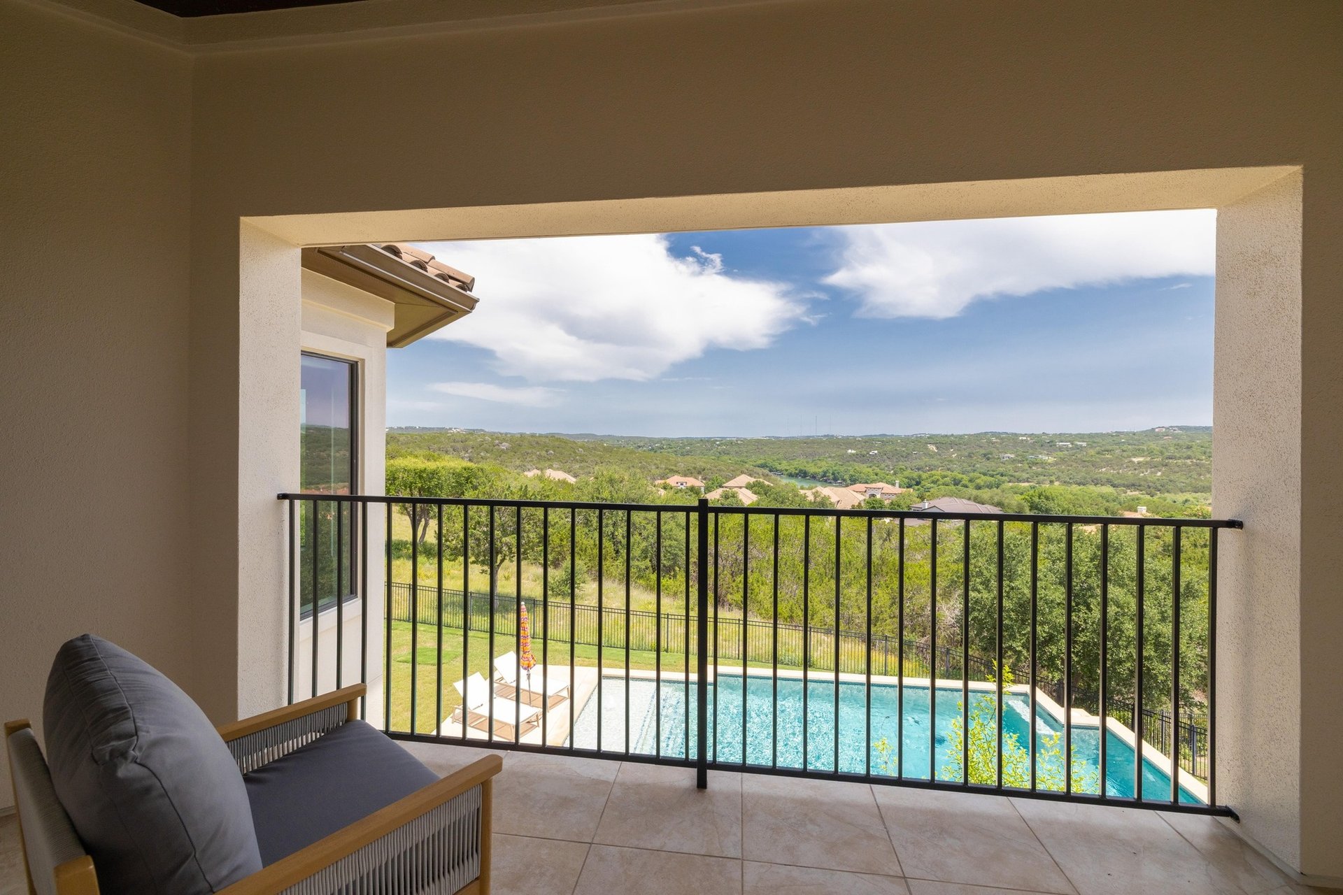 1501 University Club Drive