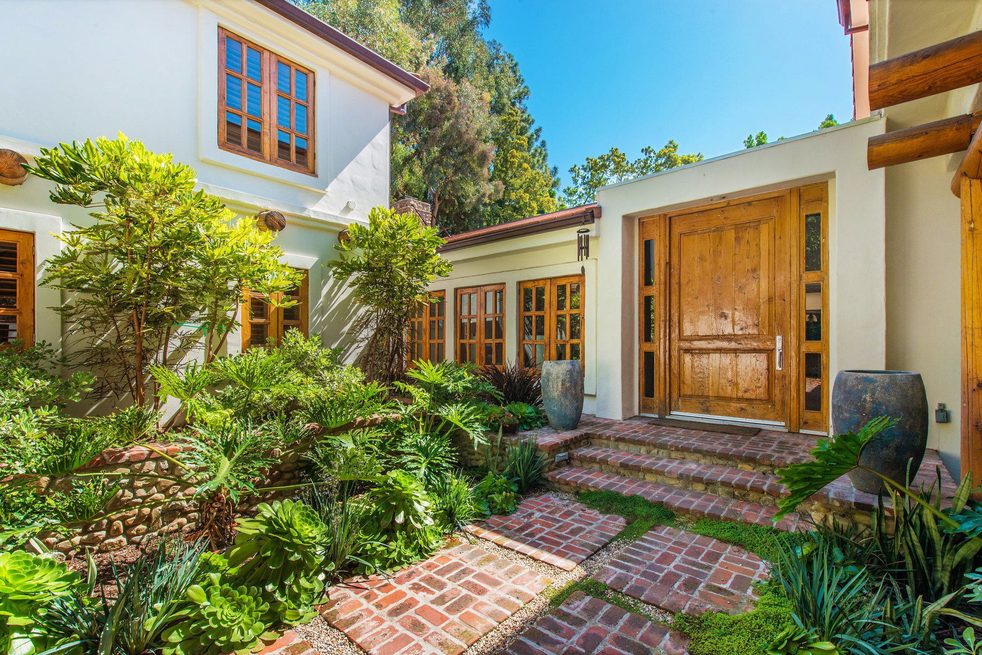1320 BEVERLY GROVE PL