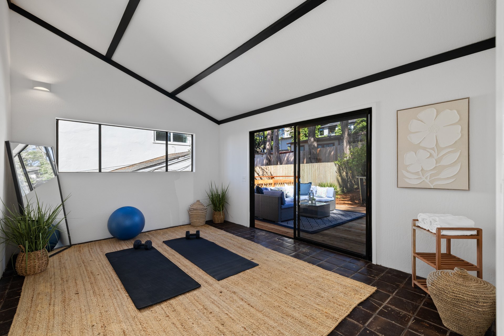 207 Beverly Pl