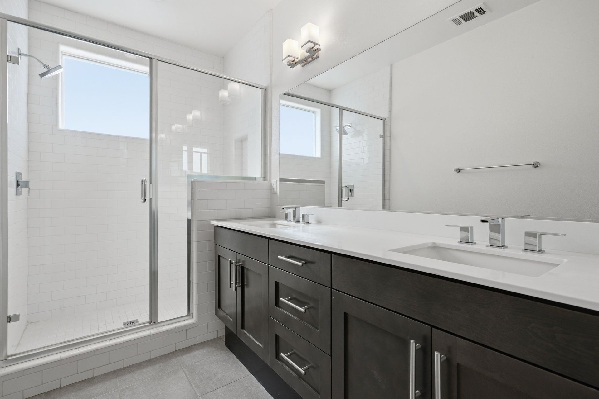 669 W 17th