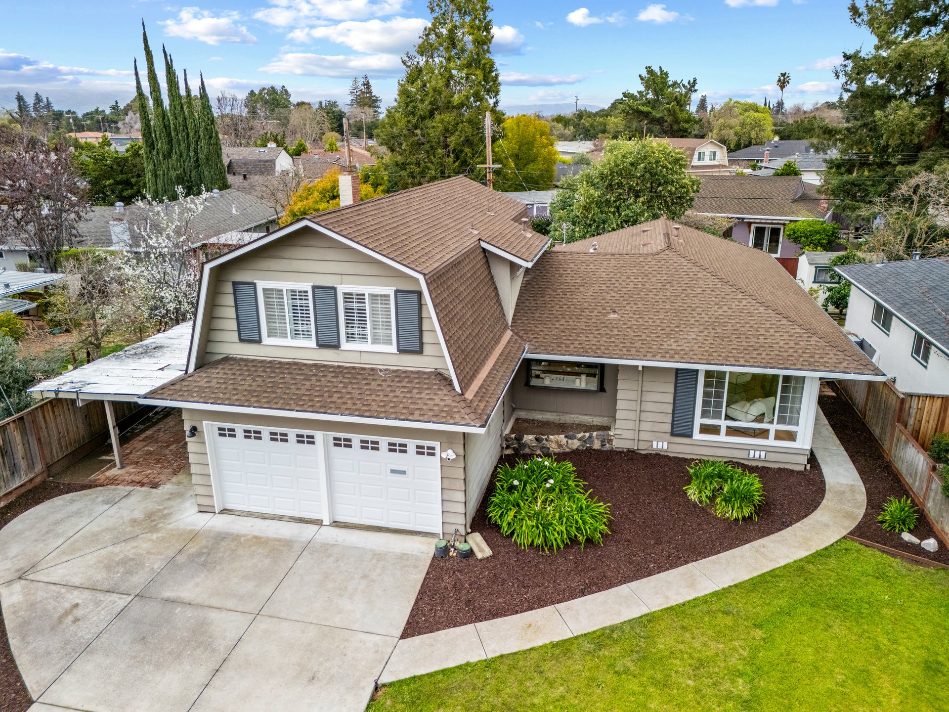 699 Cornell DR