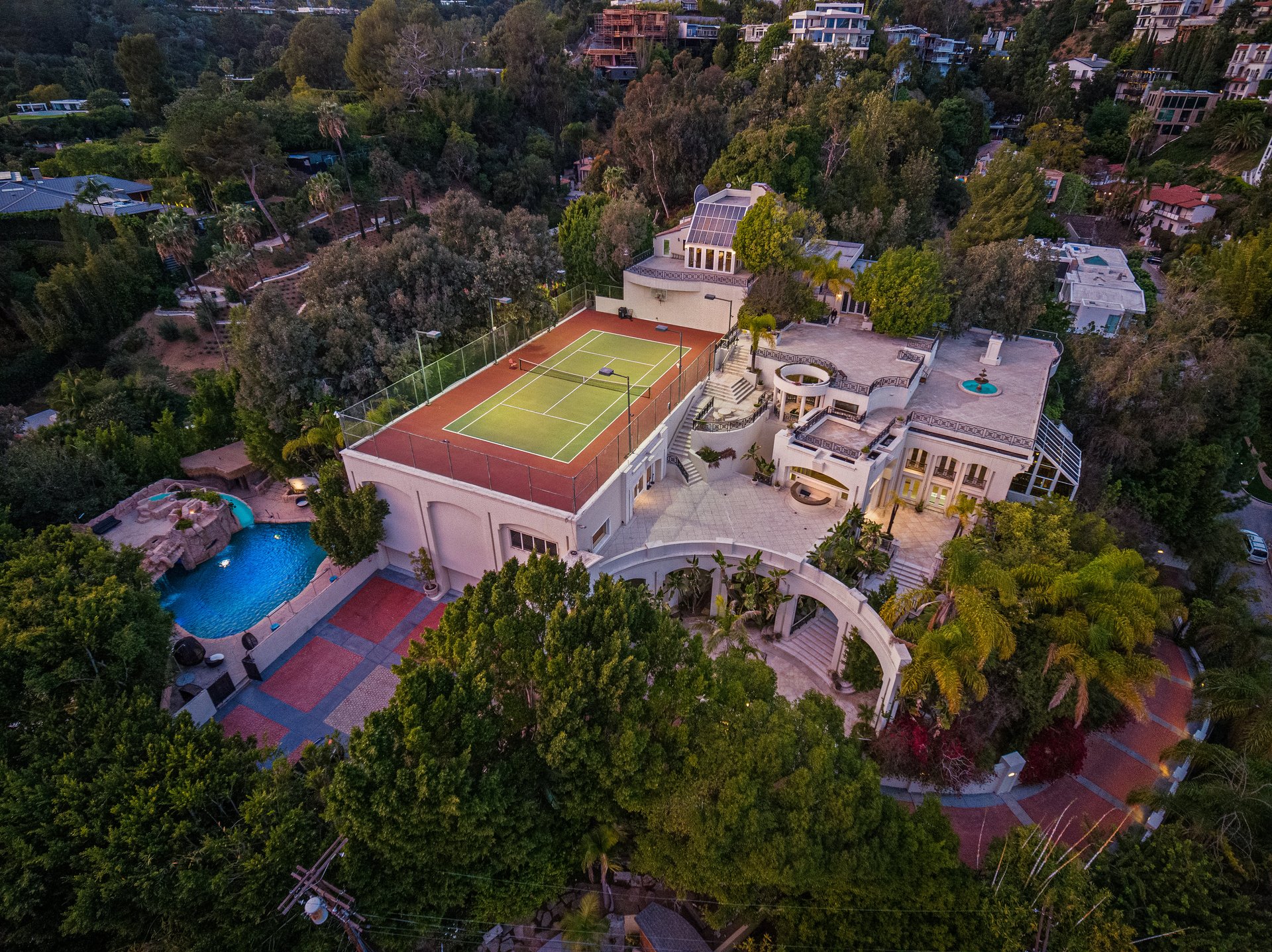 1235 Sierra Alta Way