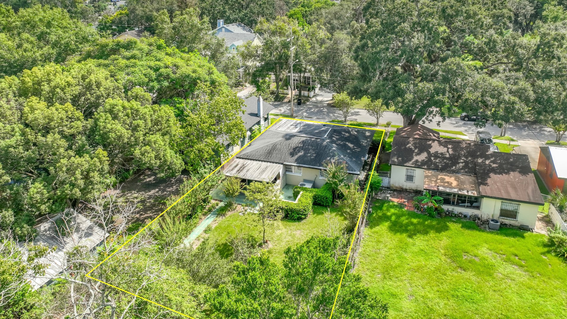 Colonialtown 3-Bedroom 1.5-Bathroom Home with Terrazo Floors