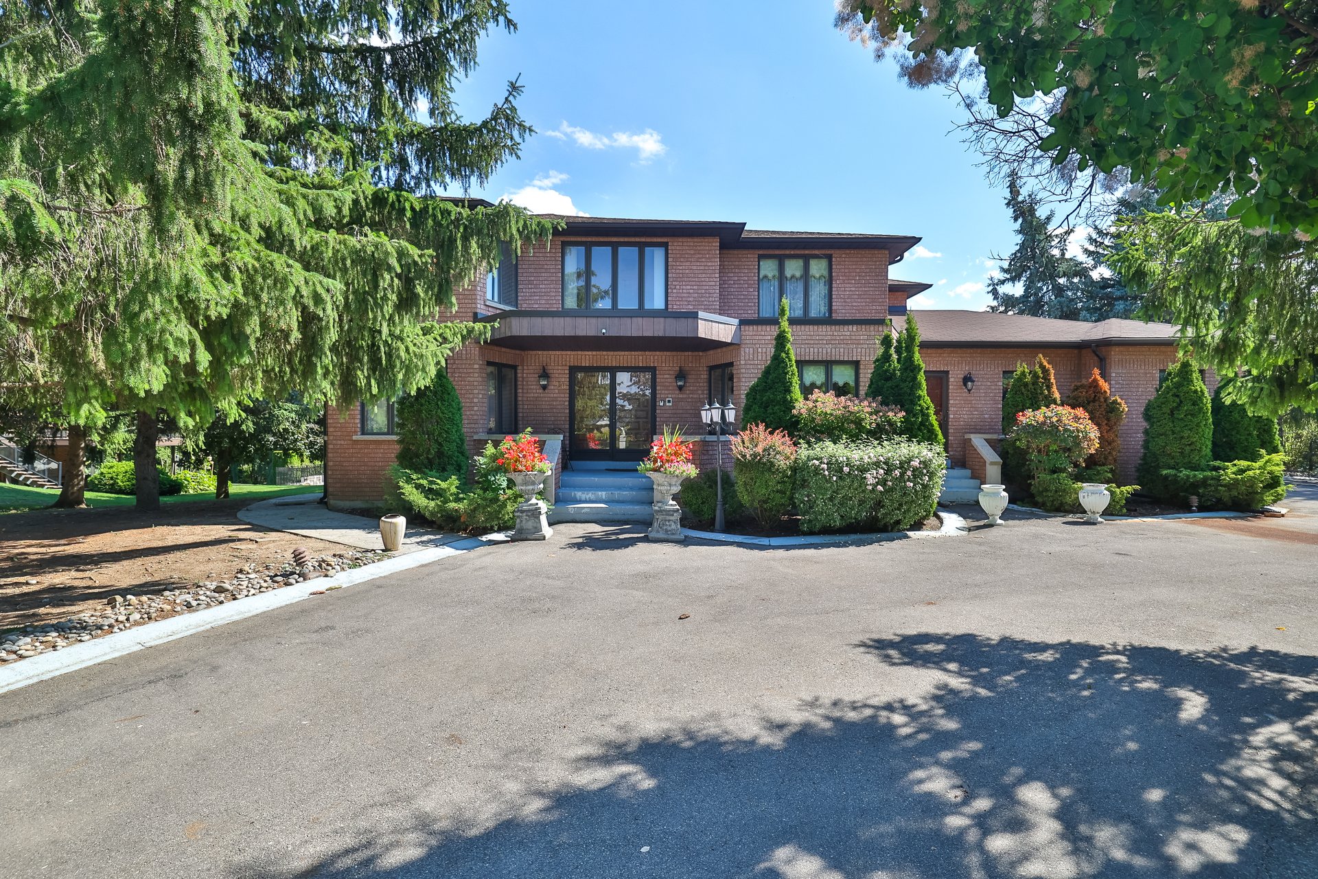 SOLD: Magnificent Estate 