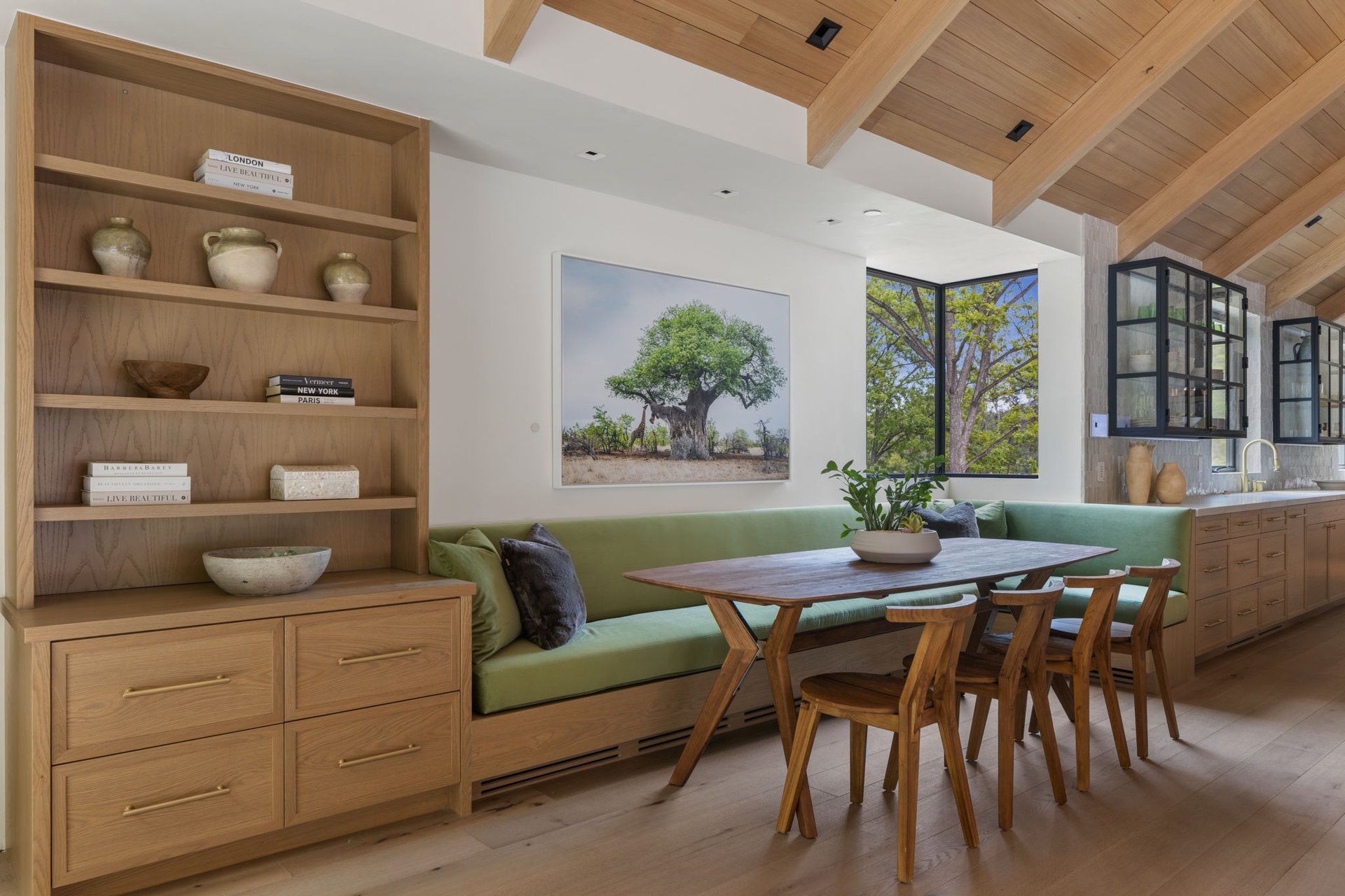 The Viewcrest Lodge in Studio City 