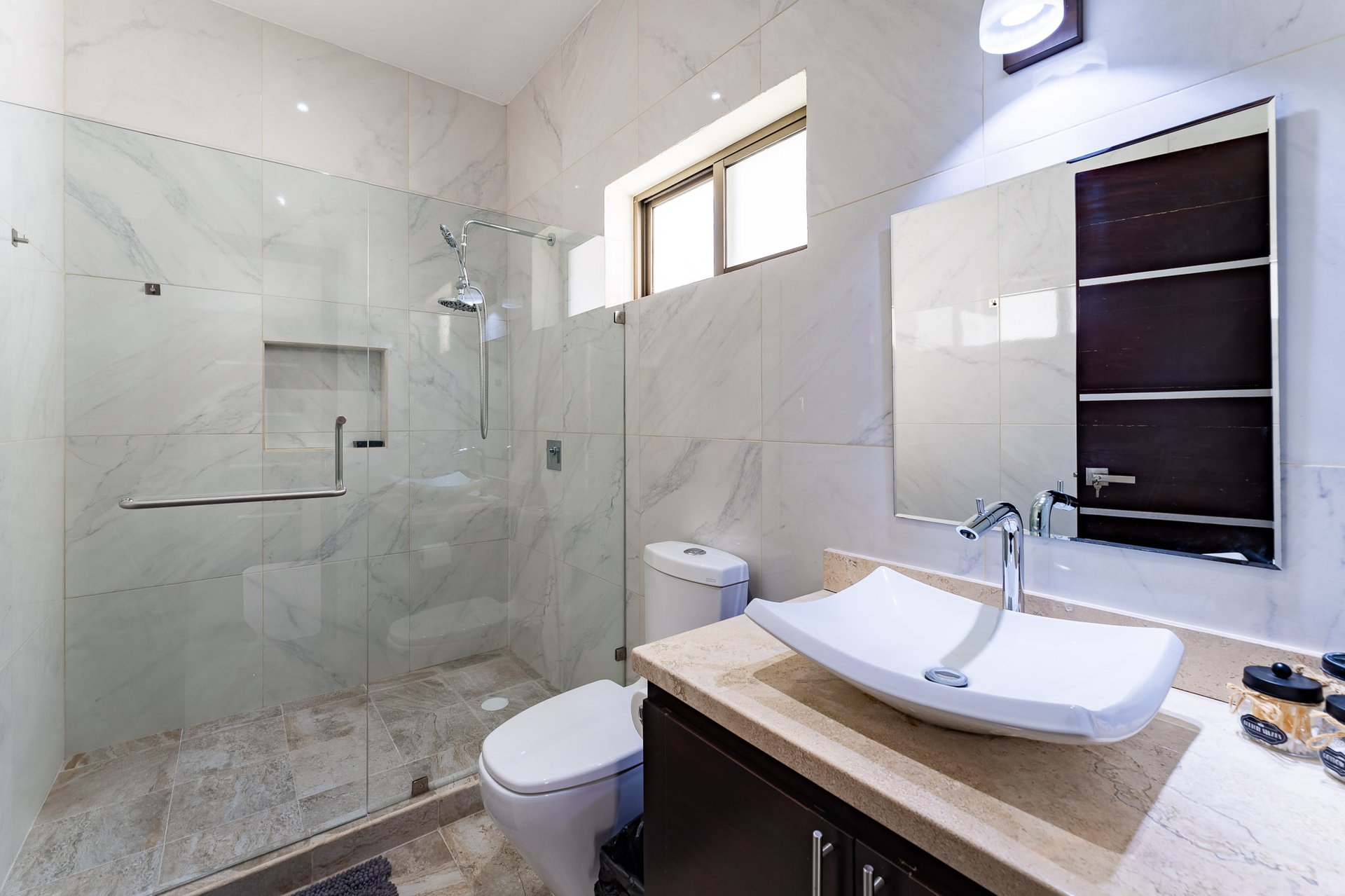 5 bedrooms, Single Family Homes, Villa de Caballos