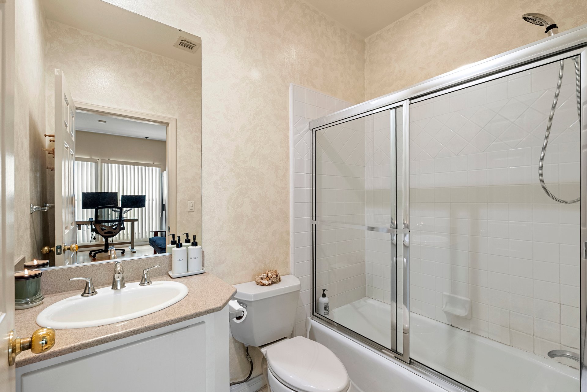 12011 Goshen Ave Unit: 102, Brentwood 