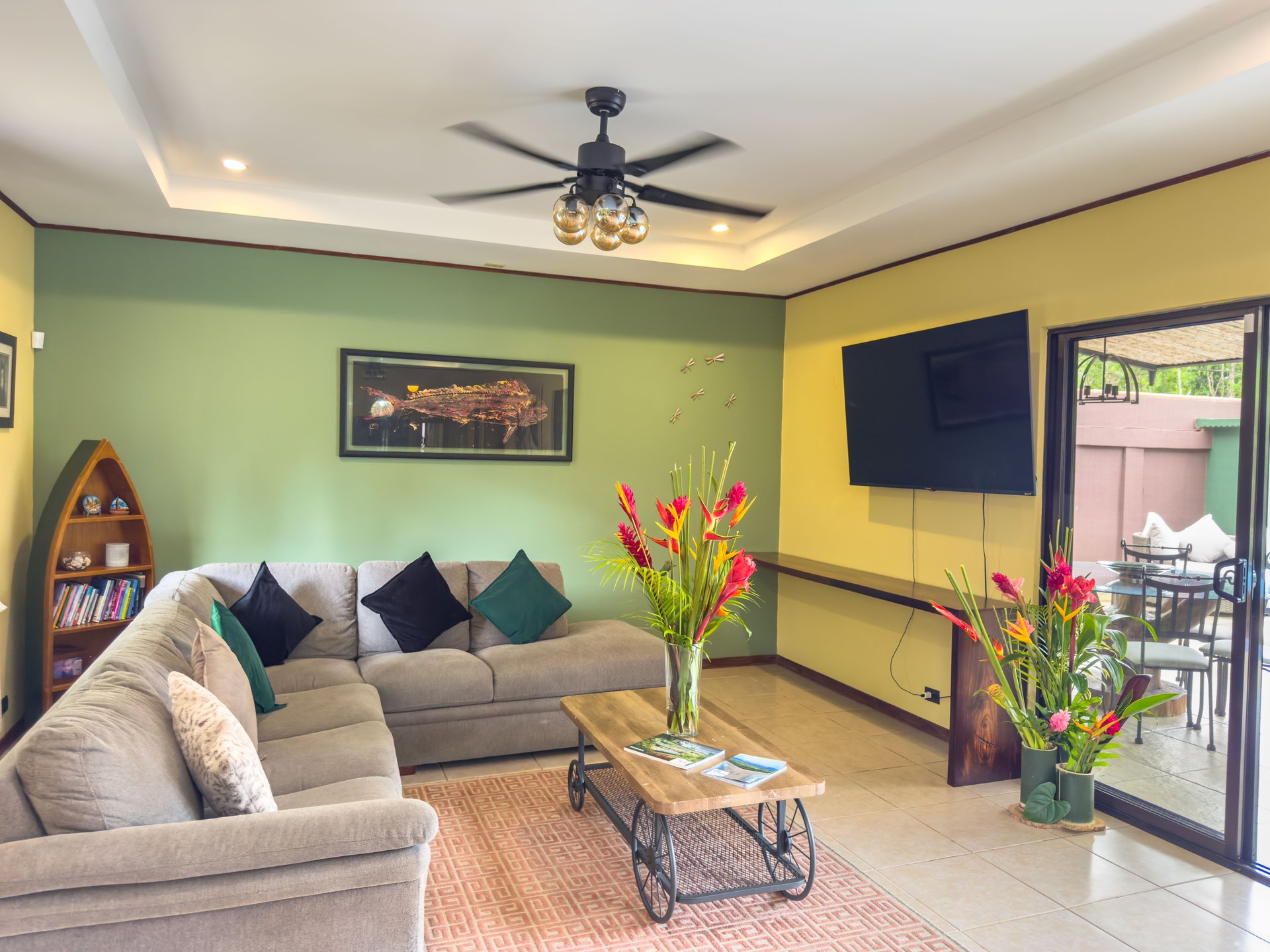 Naranjito corner lot house