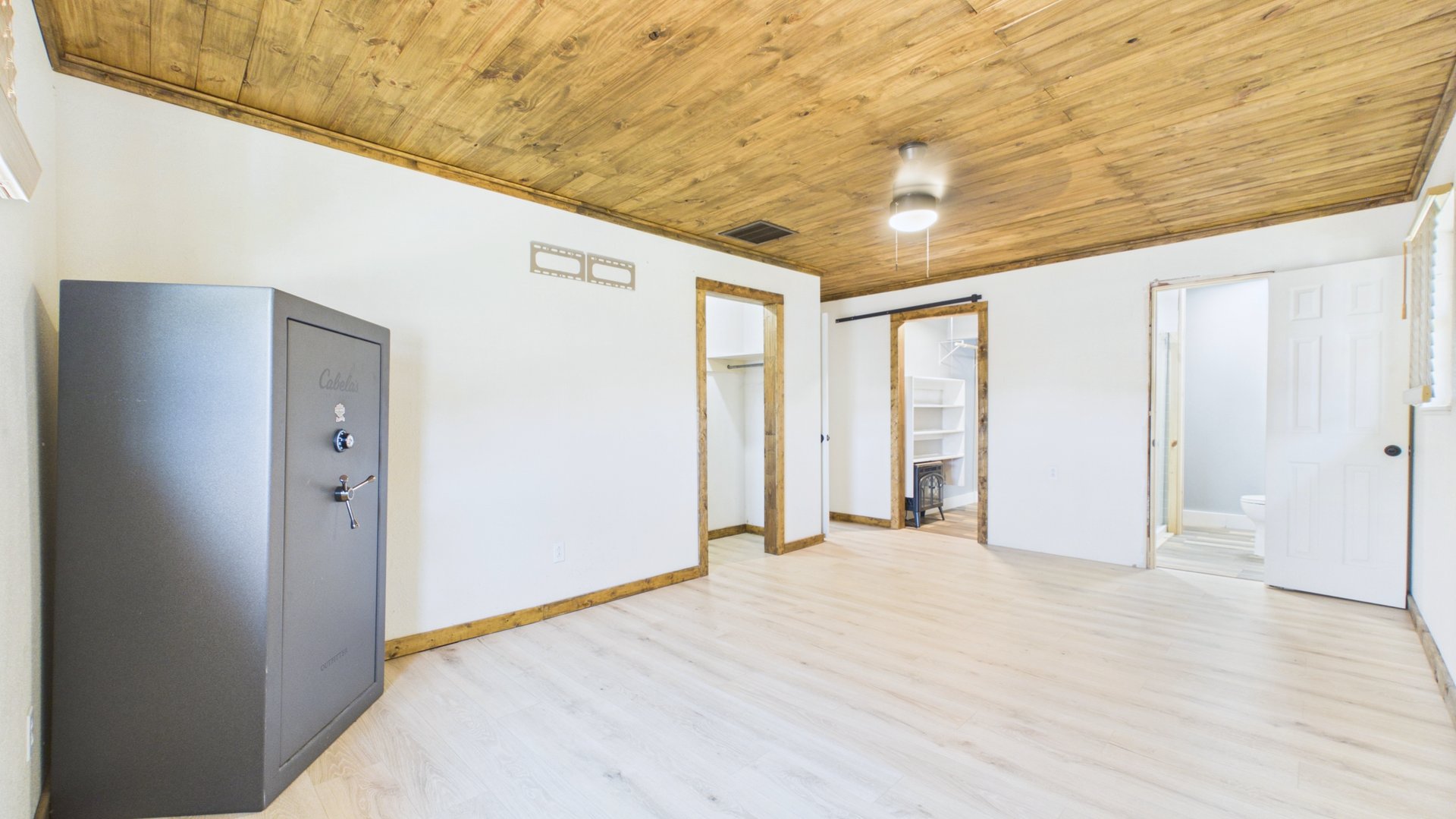 1015 W Normandy Dr