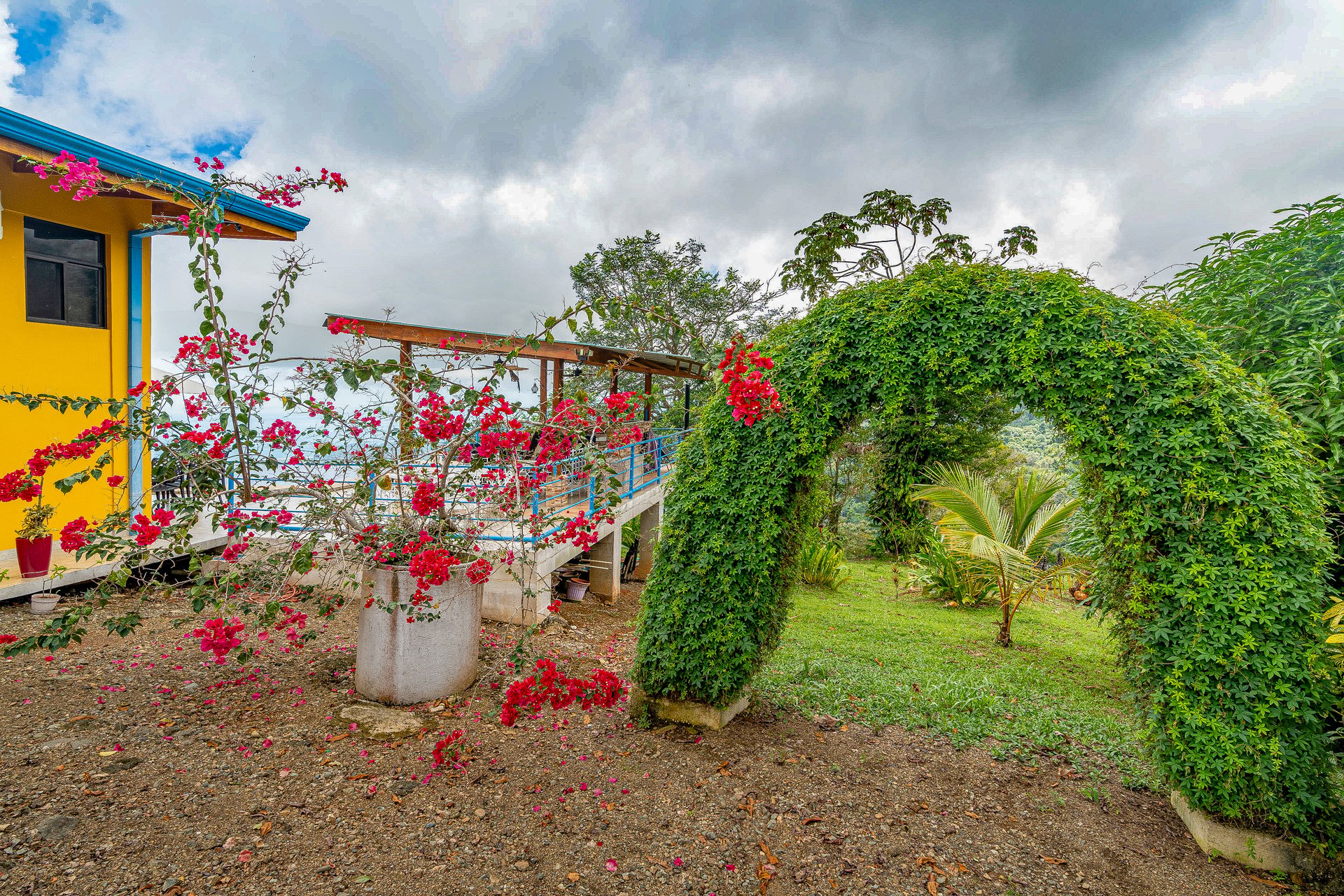 Luxury 4-Bed Villa with Ocean Views & Infinity Pool in Ojochal