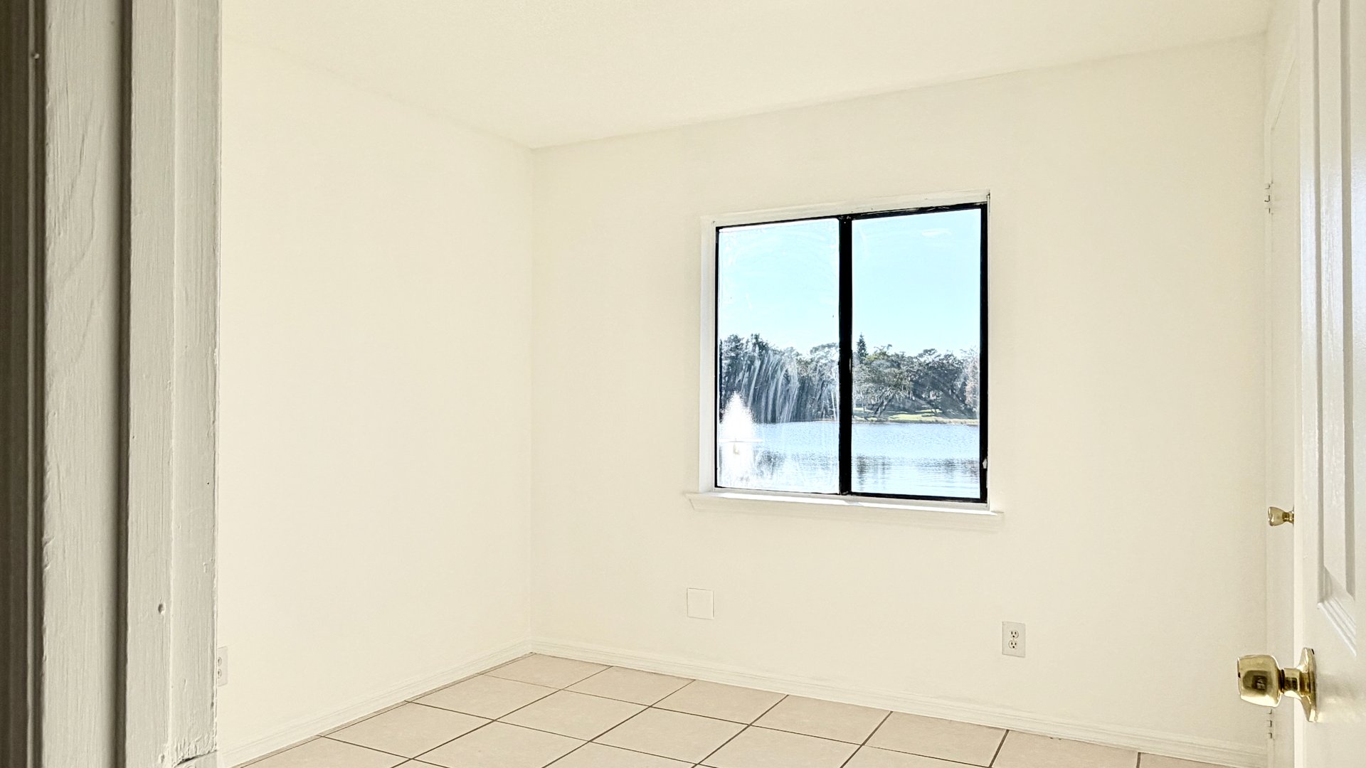 Longwood Three-Bedroom, Two-Bathroom Duplex for Lease on Lake Wayman