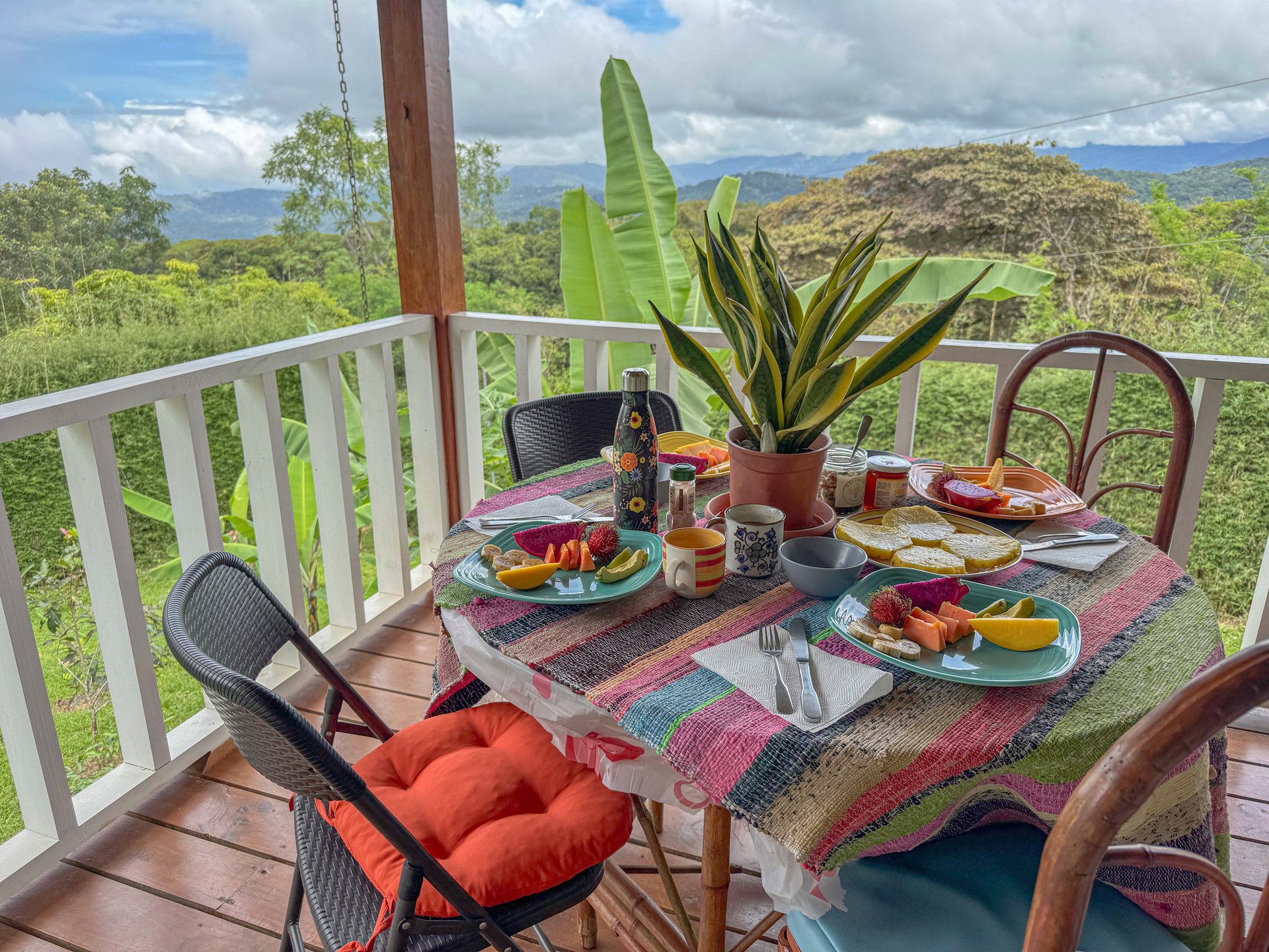 Tinamastes Eco Orchard | Creekside 2BR Home + Studio Casita