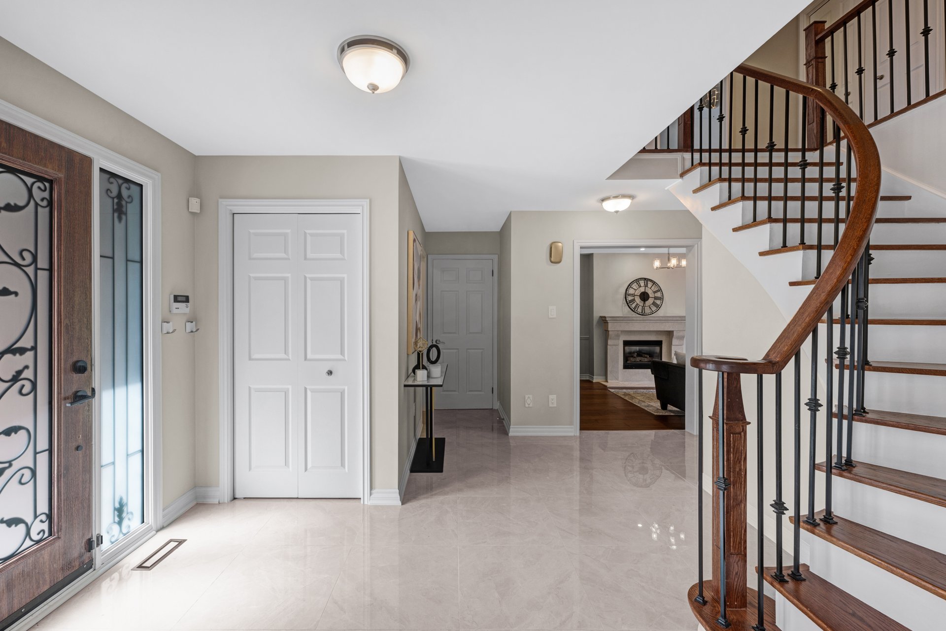 1053 Red Pine Cres