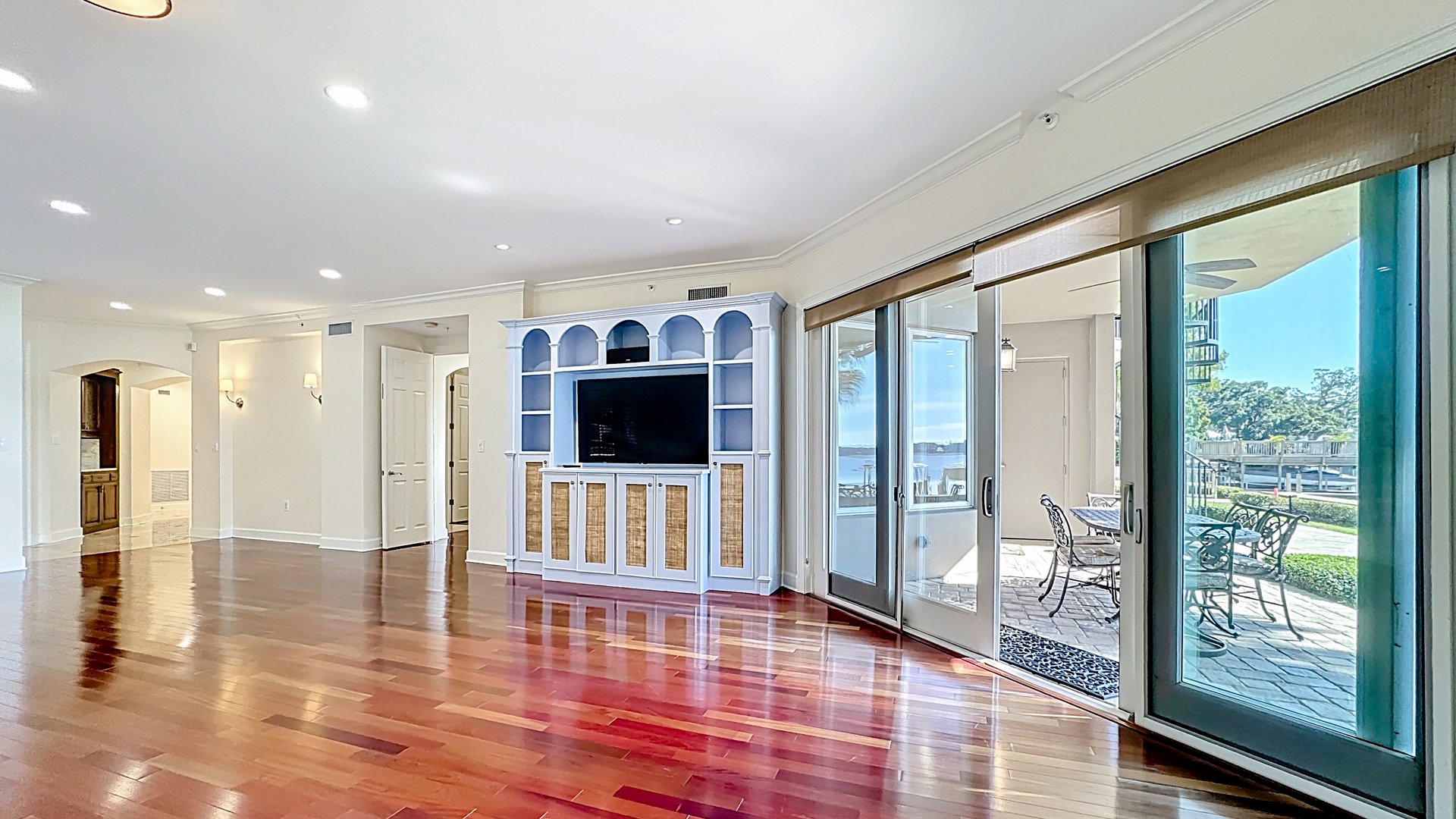 Spacious Winter Park Lakefront Condo in Perle du Lac