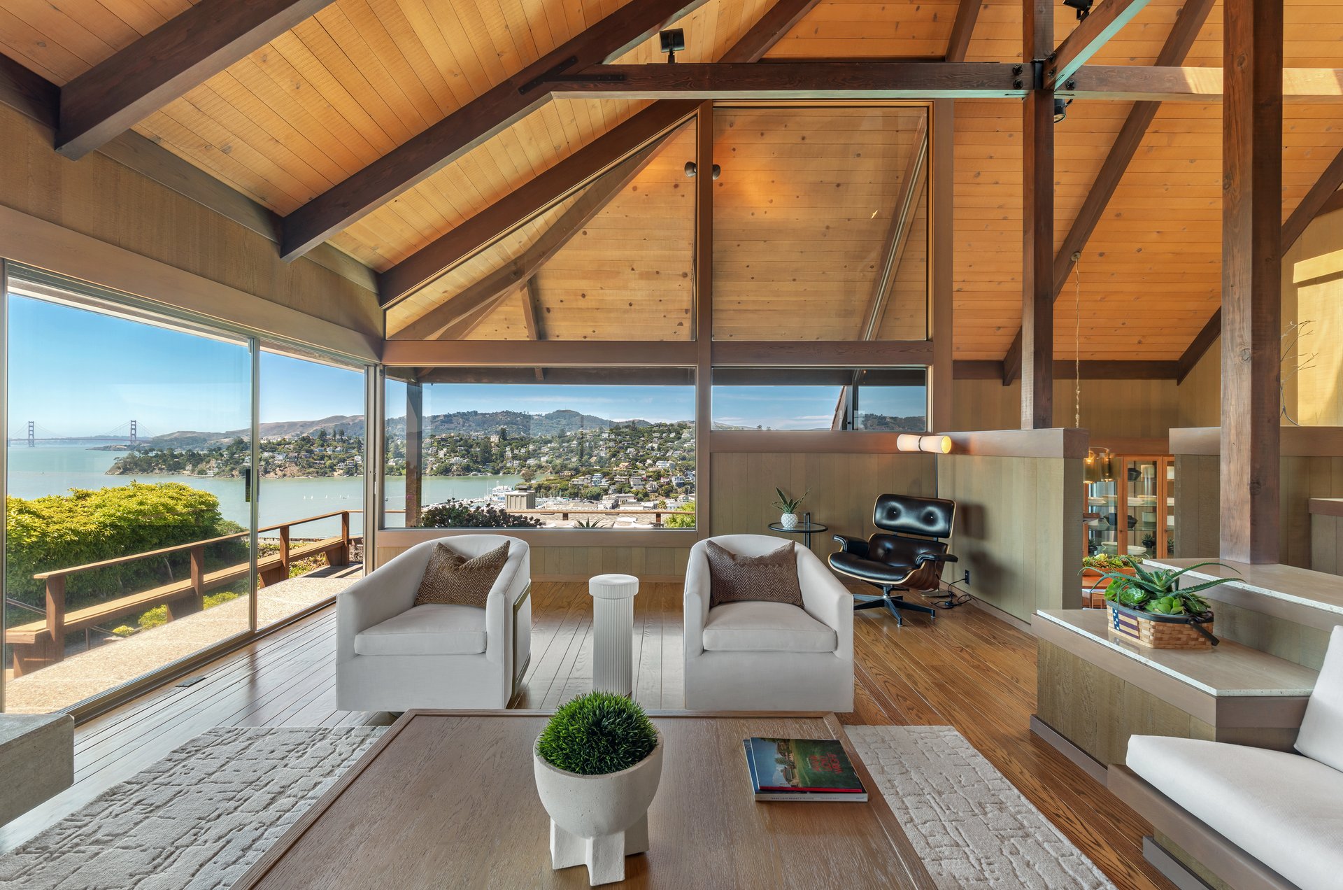 Spectacular Views of the Bay and Golden Gate Bridge