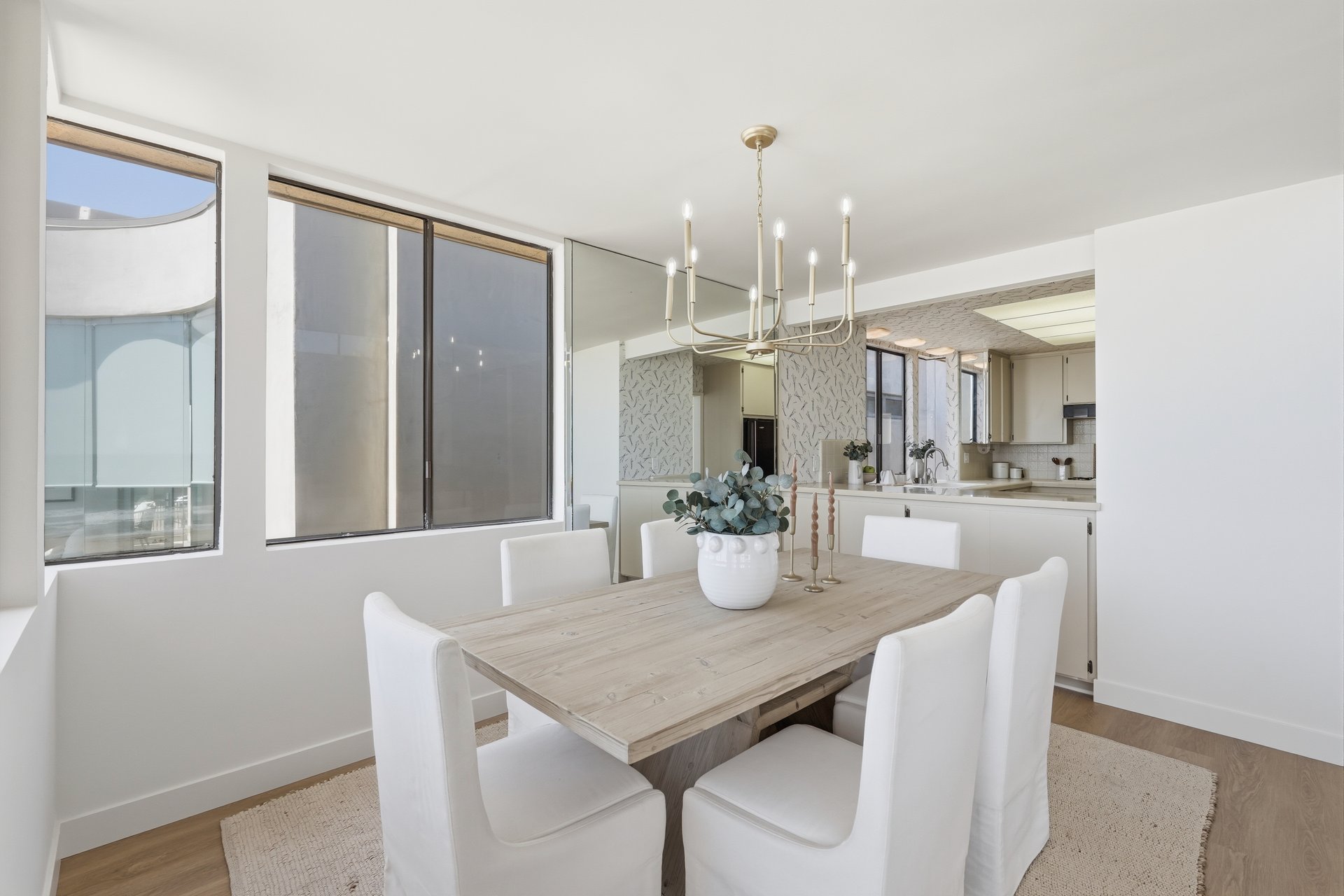 2516 The Strand