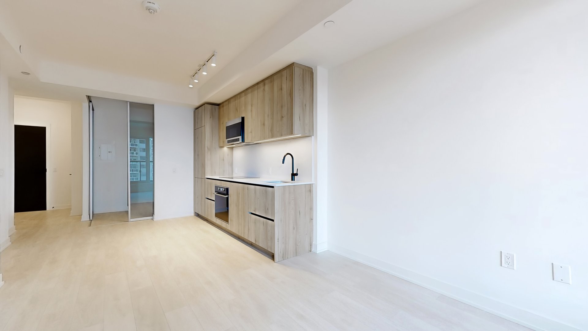 117 Broadway Ave 707