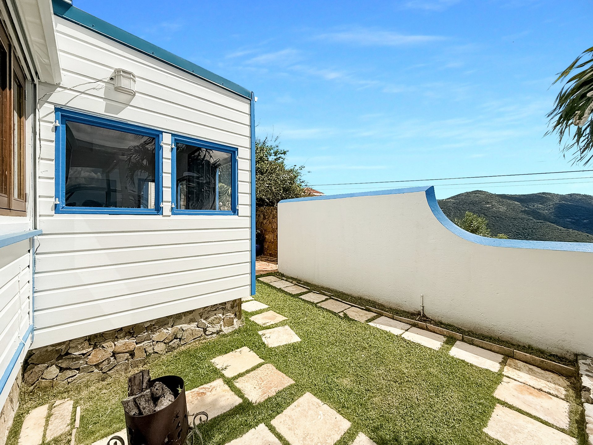 951 Casablanca-Luck Hill Standalone Home