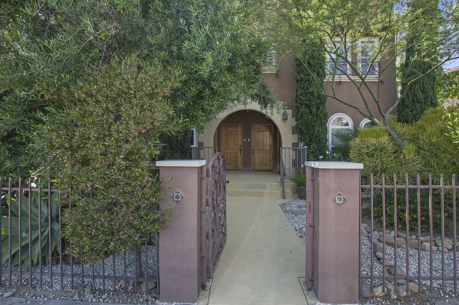 Excellent Opportunity. 5-Units at Strong Current 5.6% Cap in Wilshire HIghlands