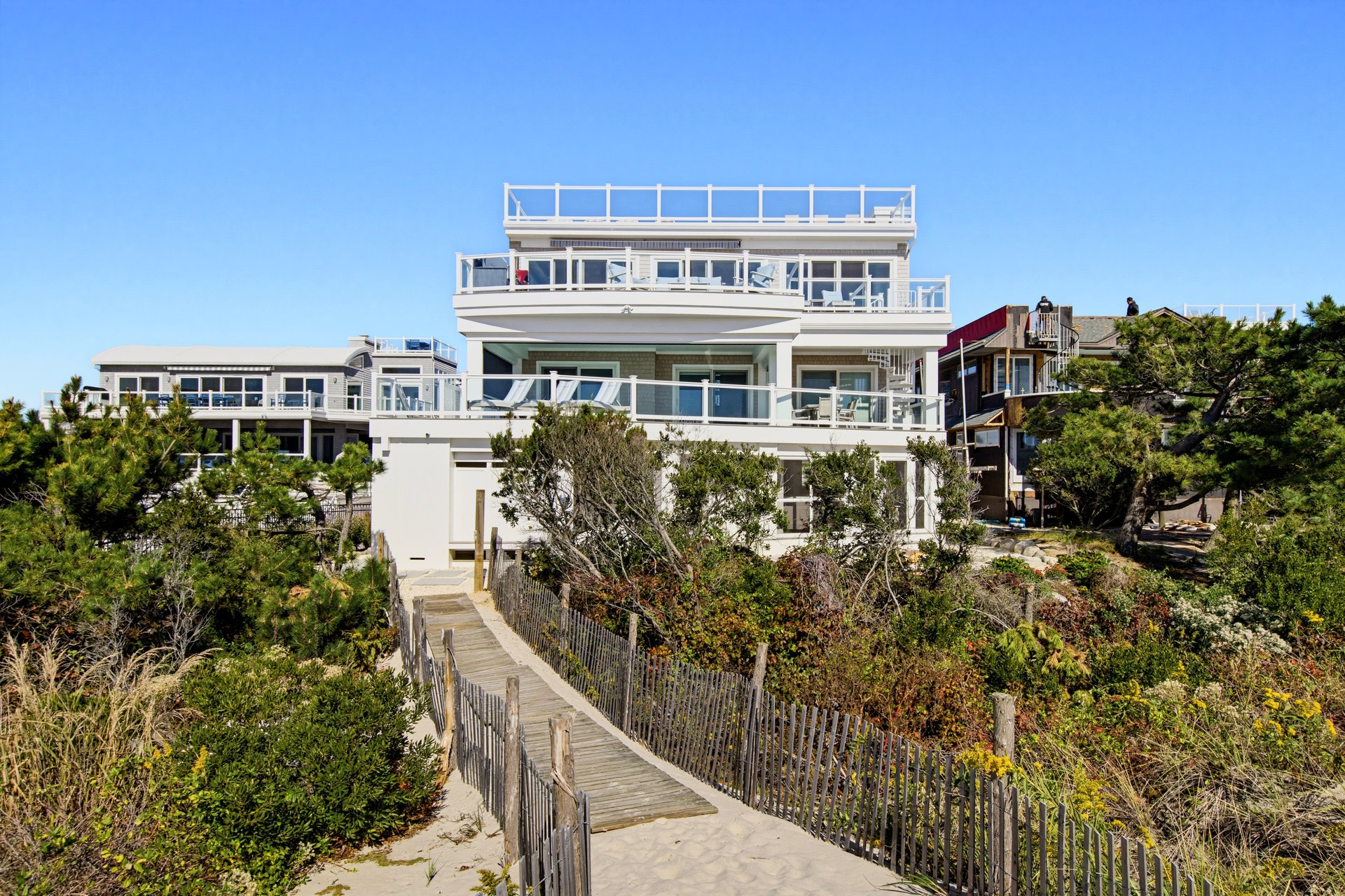 6 W Cleveland Avenue