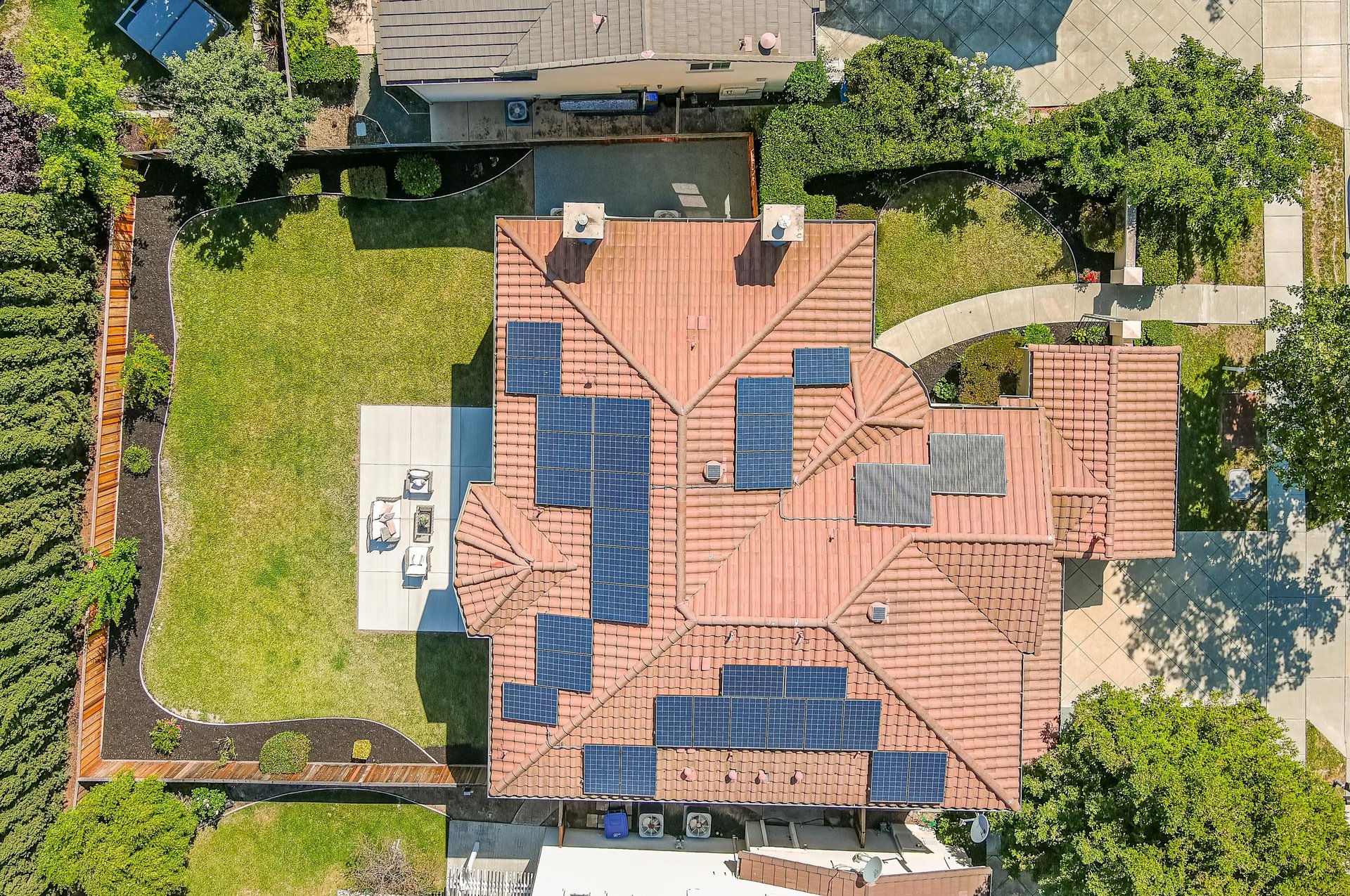 2112 Laguna Creek Lane