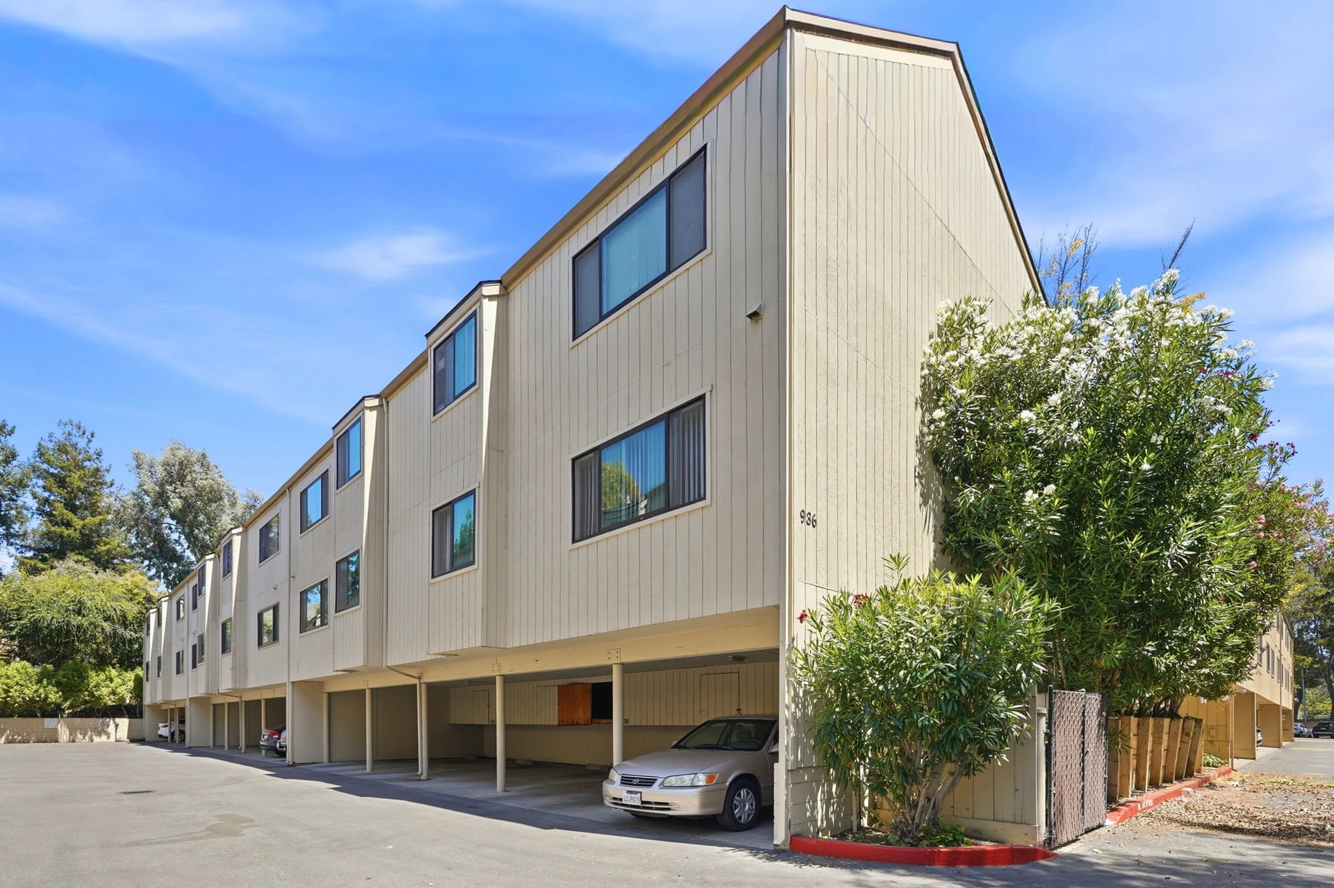 936 Kiely Boulevard, Unit B