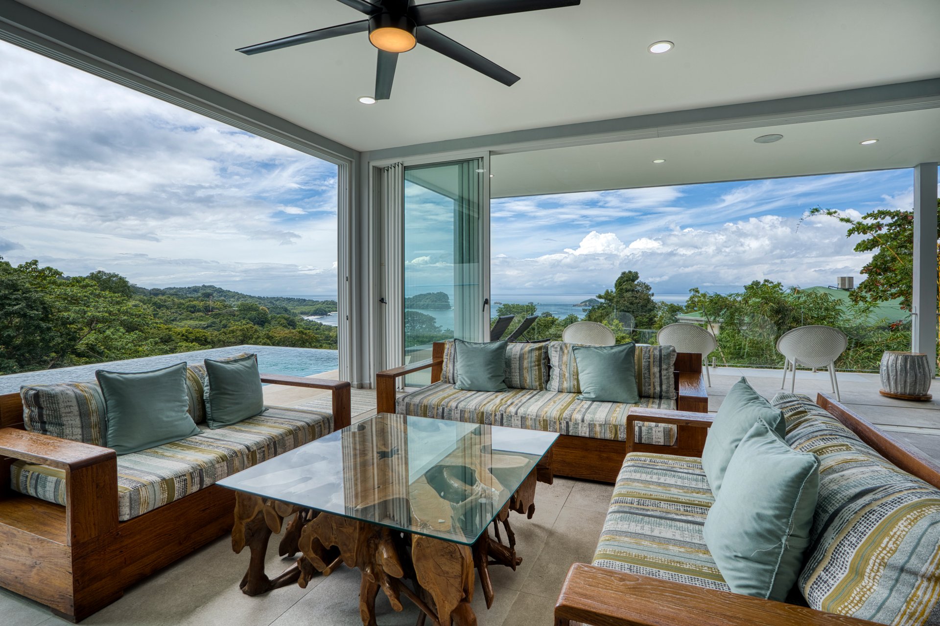 Costa Vida - Luxury Income Producing Villa