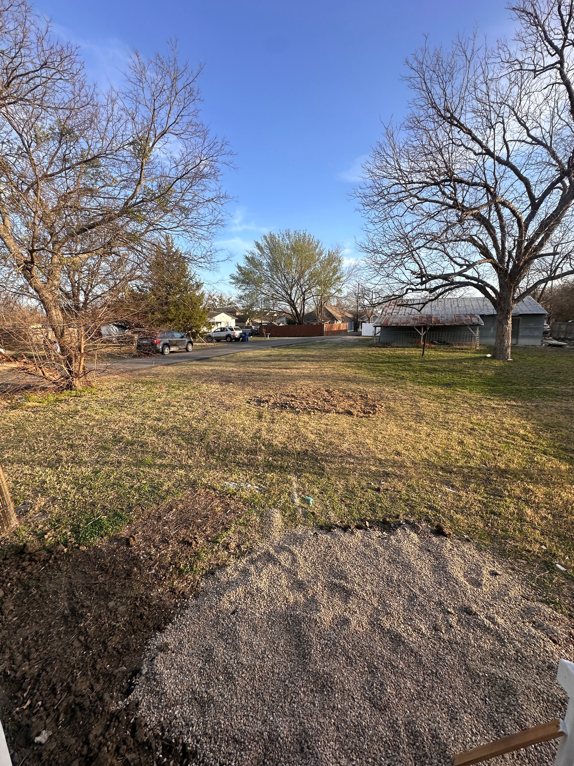 806 E Standifer