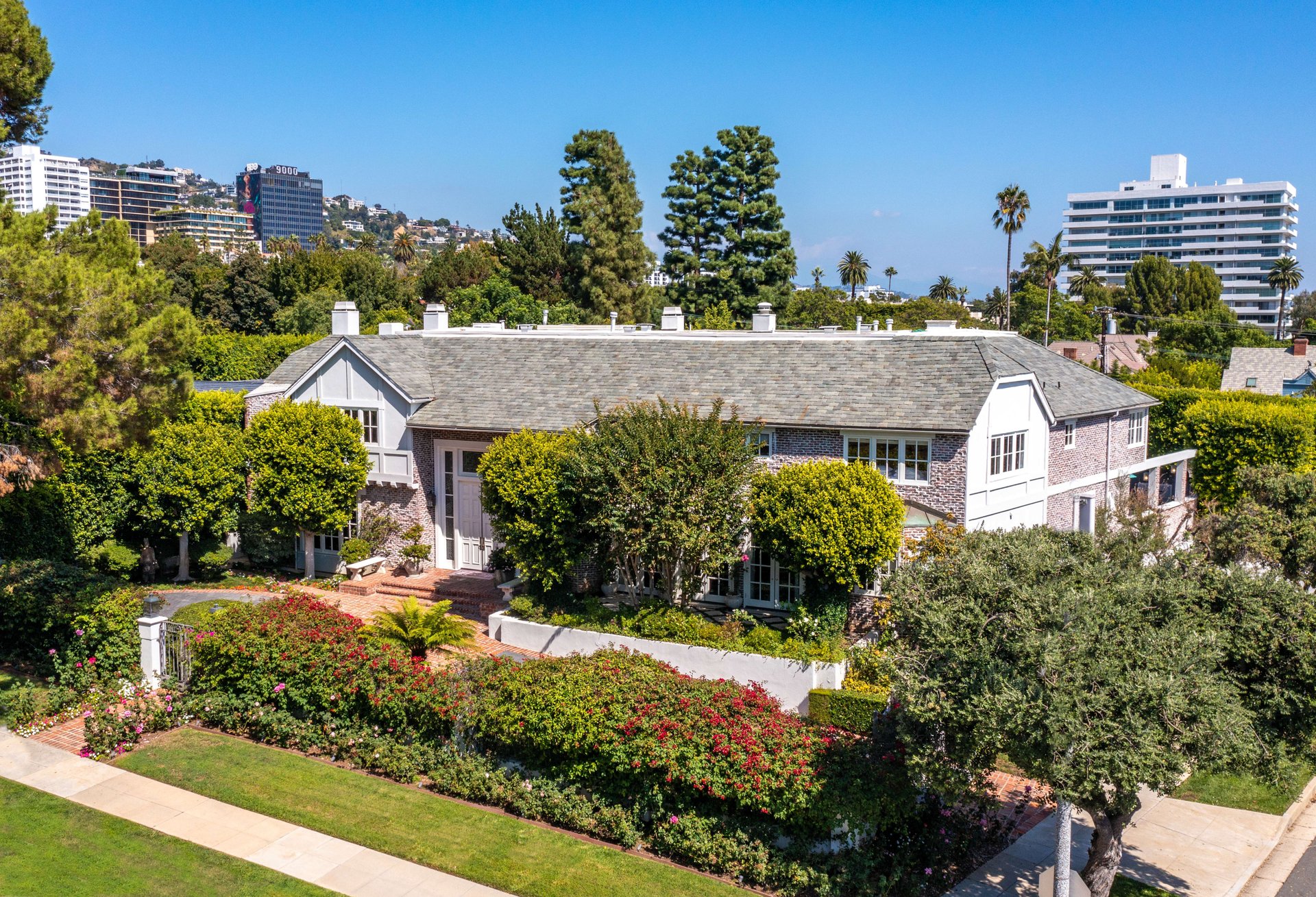 702 N Sierra Dr, beverly hills