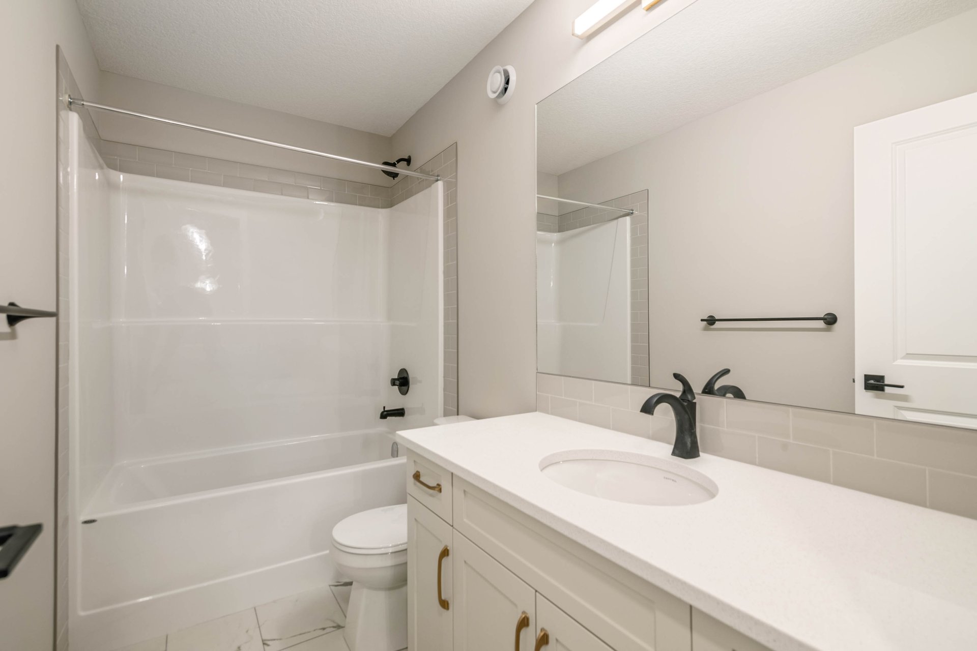 143 Belvedere Crescent SE