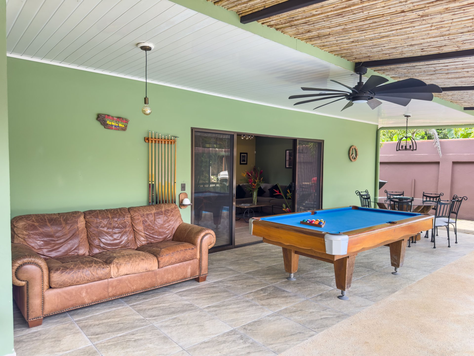 Naranjito corner lot house