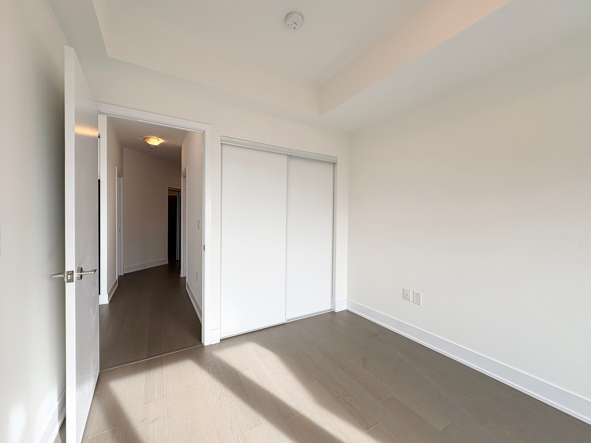 20 Shore Breeze Drive 1502