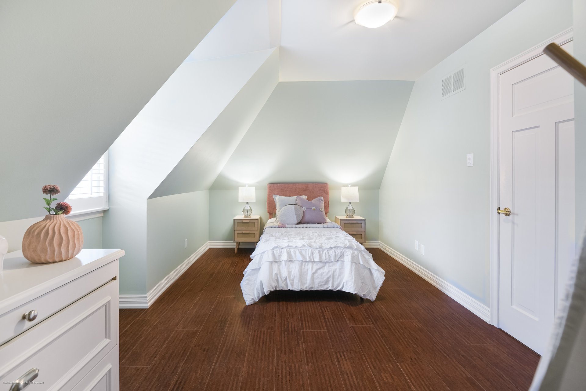 Moore Park 5 Bedroom on Lush Lot