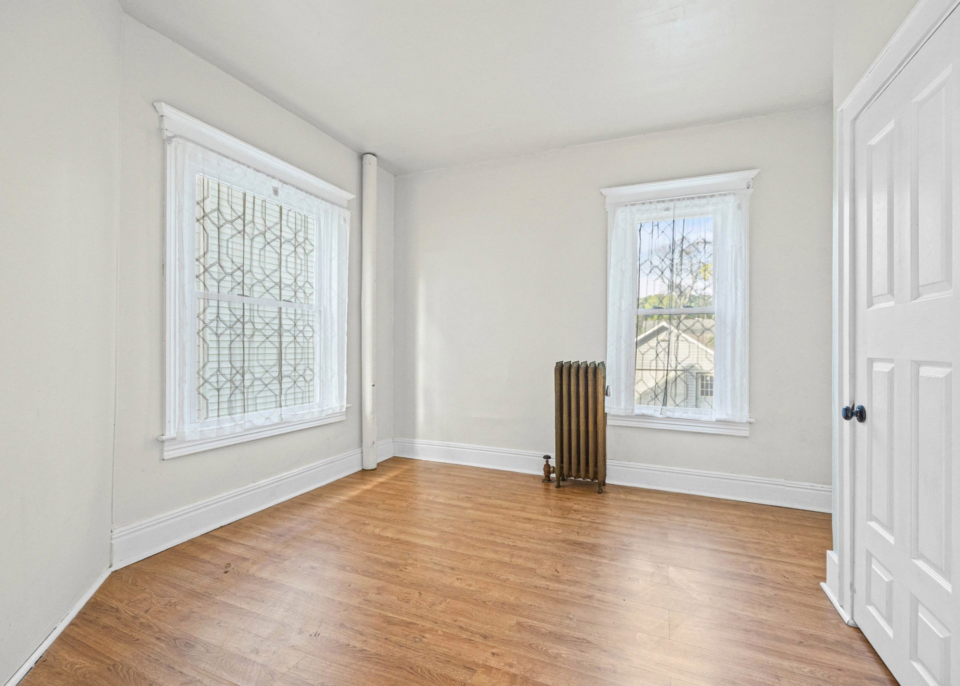 194-196 Pulteney St Geneva NY | 2-Unit Duplex for Sale