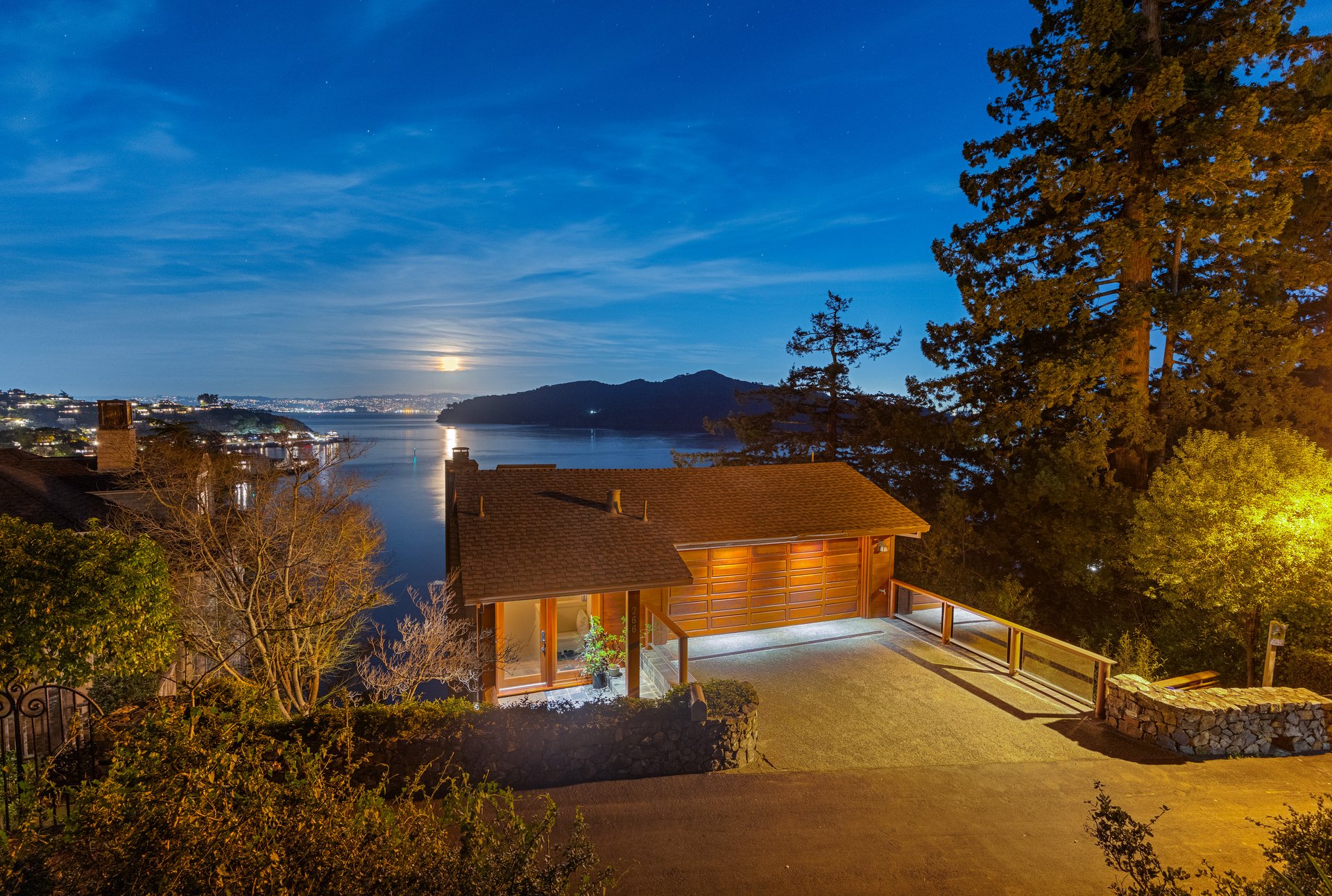 Picturesque Bay Views on Belvedere Island