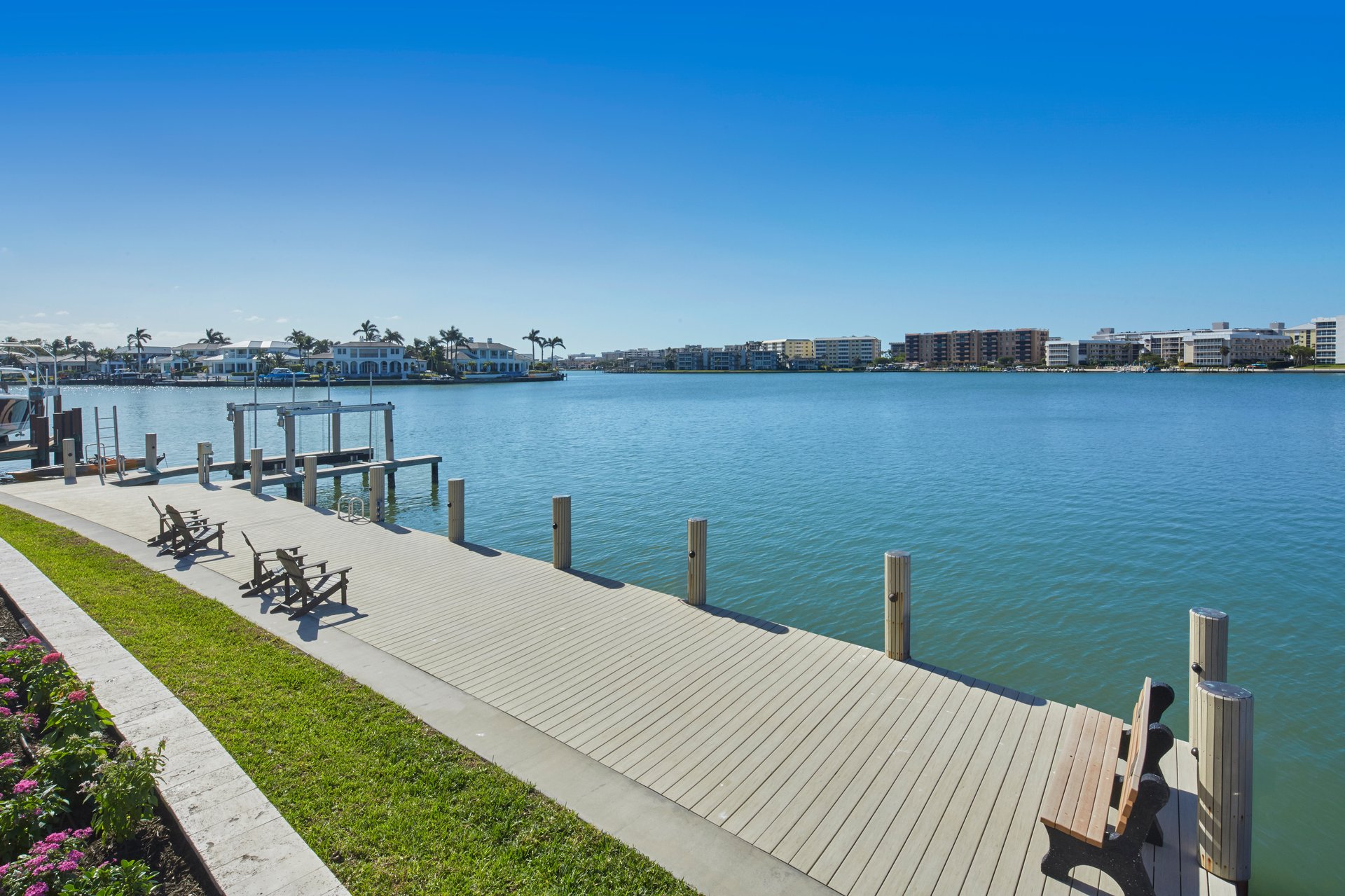 PARK SHORE