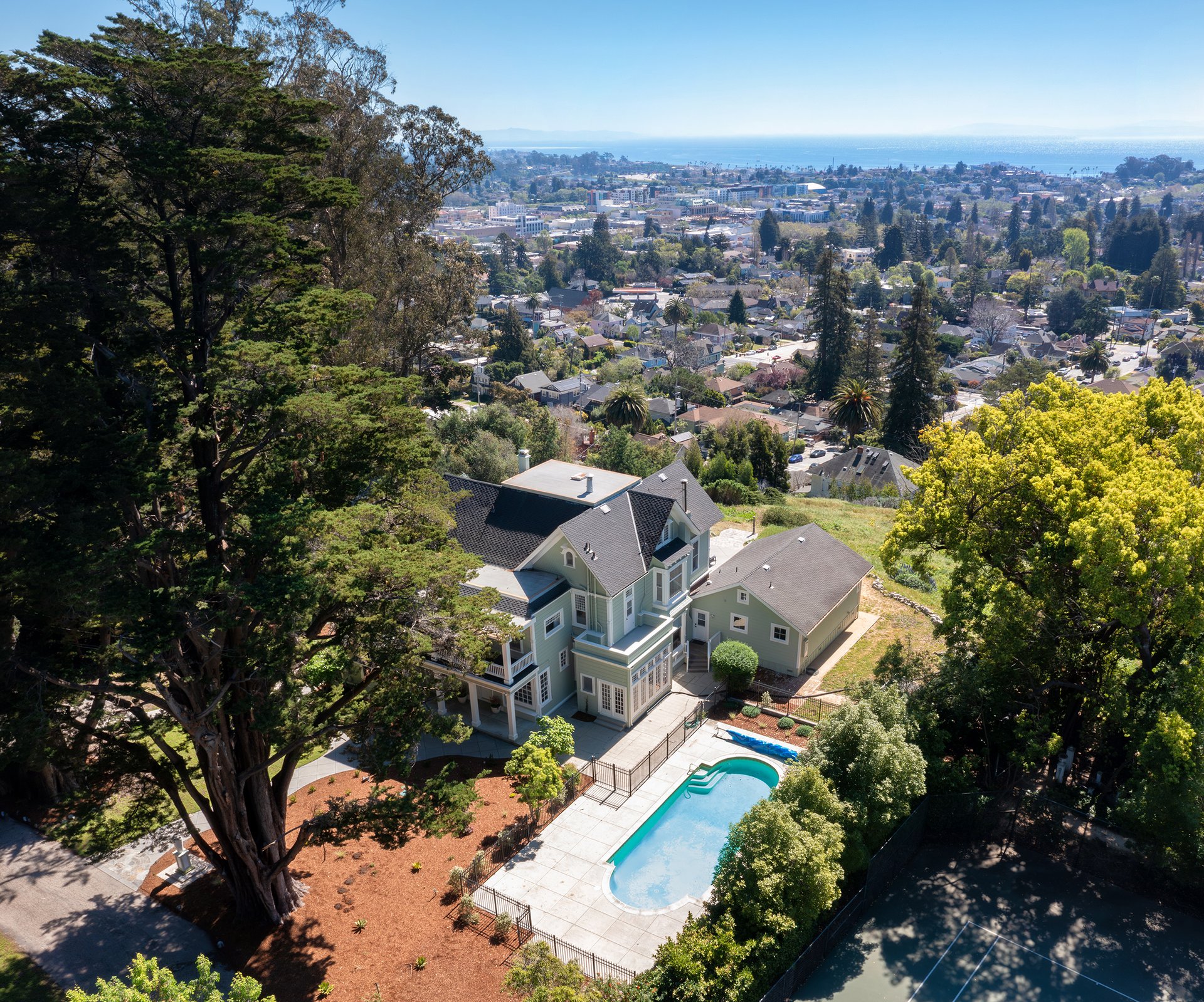 Villa Fair View - 535 Highland Ave