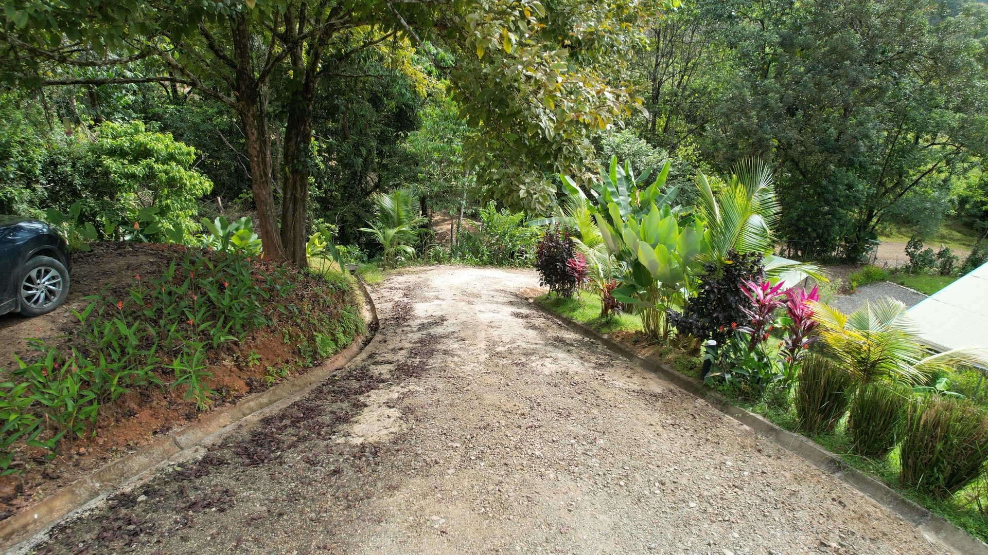 Brand New Modern Home in a Private Tropical Setting - Tres Rios