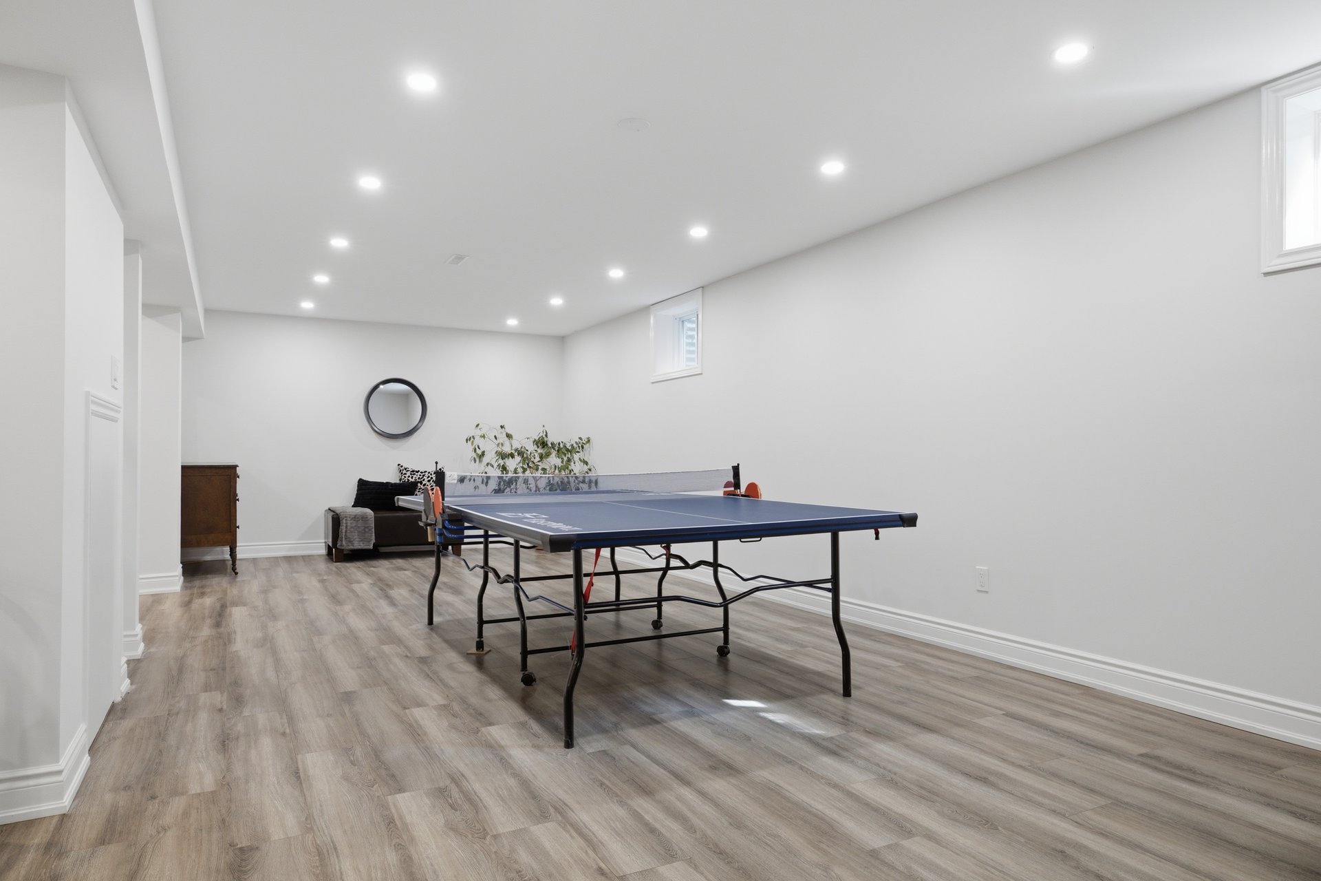 Rare Court Location on Oakville Golf Course