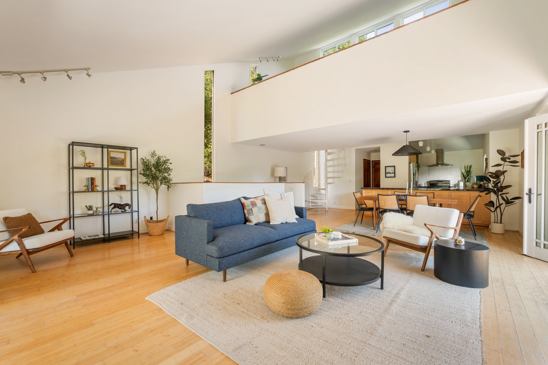 1310 N Topanga Canyon Blvd