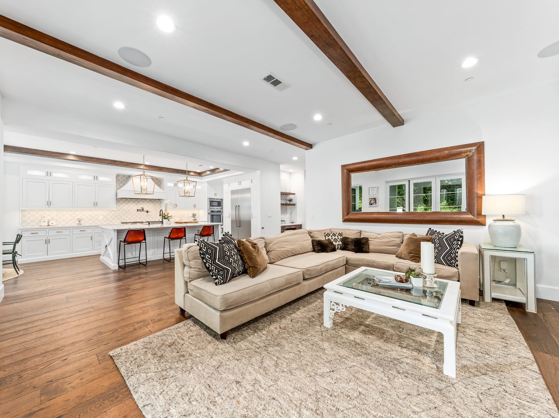 13031 Bloomfield St, Studio City