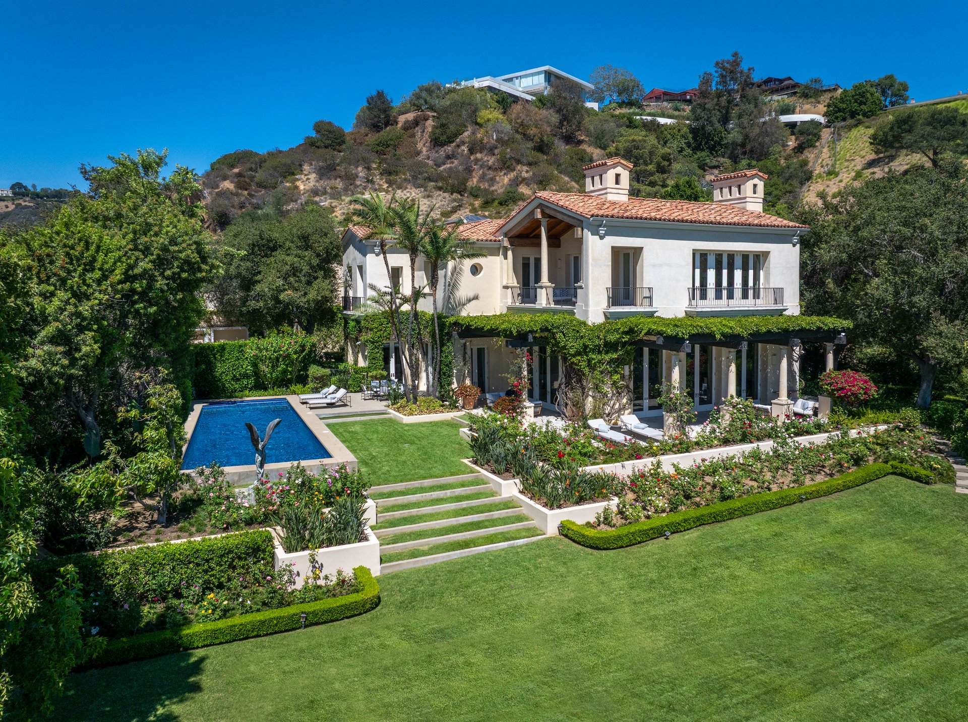 1672 Waynecrest Dr, Beverly Hills