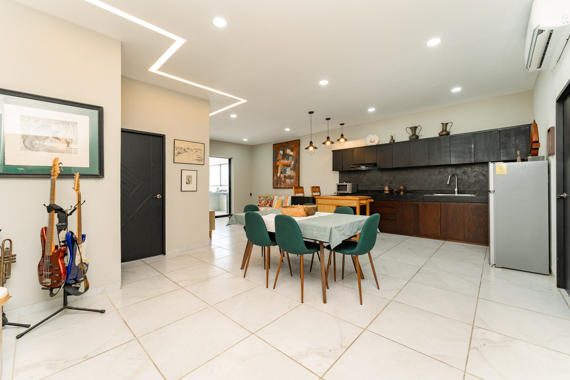 2 Bedroom, Condo, Downtown Condo
