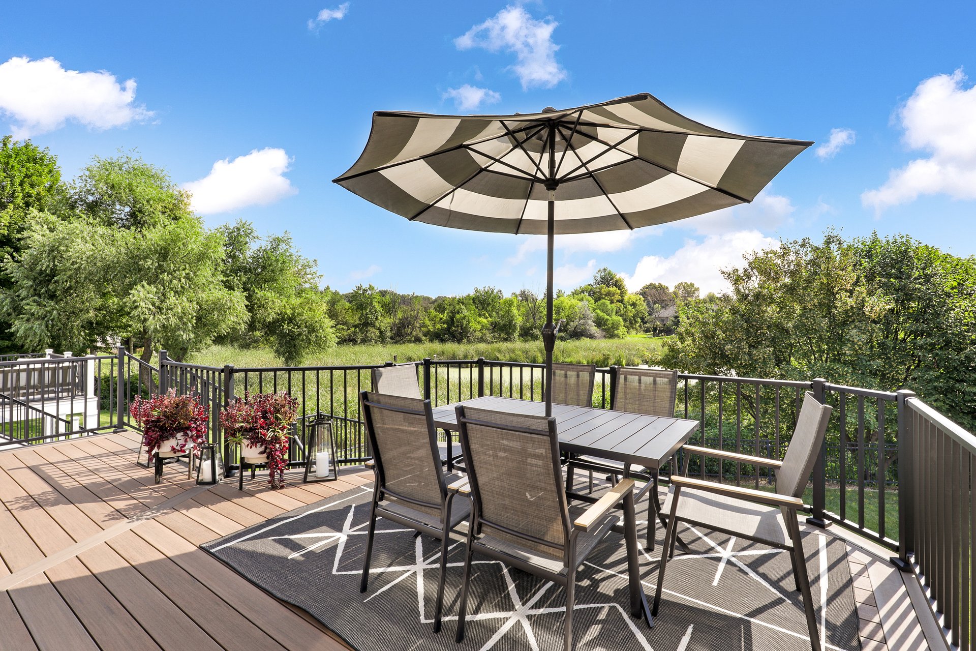 Walkout 2-Story Overlooking the Elm Creek Park Reserve